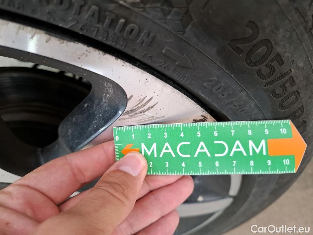  Citroen  C4 Cactus CITROEN  / 2017 / 5P / Berline PureTech 130 S&S EAT6 Shine #22