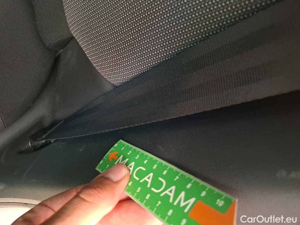  Citroen  C4 Cactus CITROEN  / 2017 / 5P / Berline PureTech 130 S&S EAT6 Shine #9