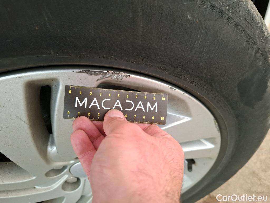  Land Rover  Range Rover Evoque LAND ROVER  / 2018 / 5P / SUV D165 BVA 4WD R-Dynamic S #9