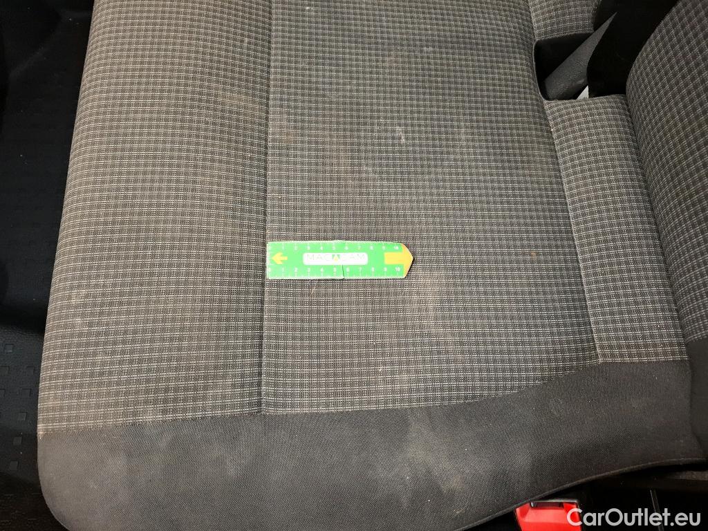  Volkswagen  Transporter VOLKSWAGEN  / 2019 / 4P / Fourgon tôlé 2.0 TDi 110 L1H1 Business #39