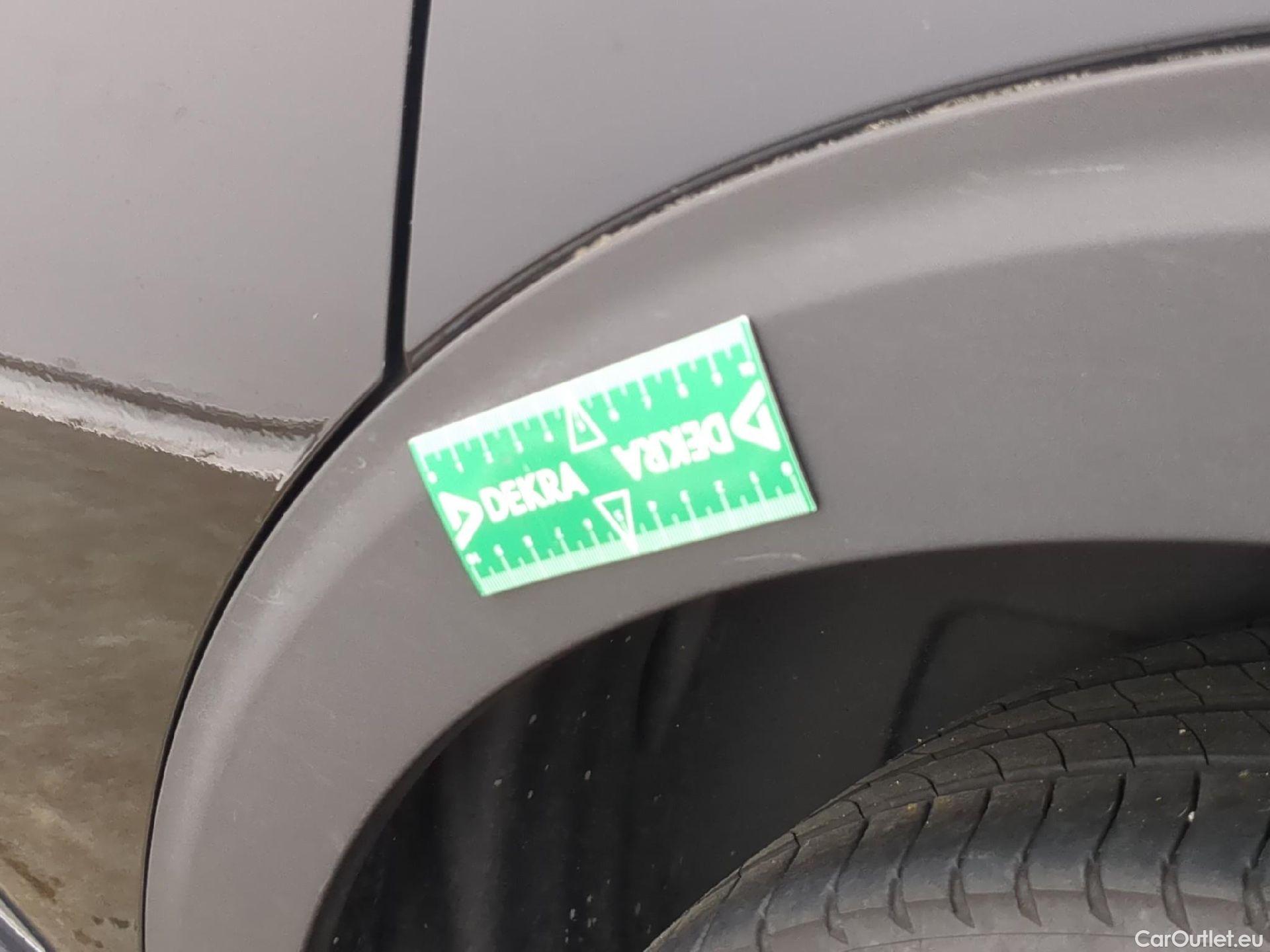  Peugeot  5008  GT 1.2 PureTech 130CV BVA8 7 Sieges E6d #24