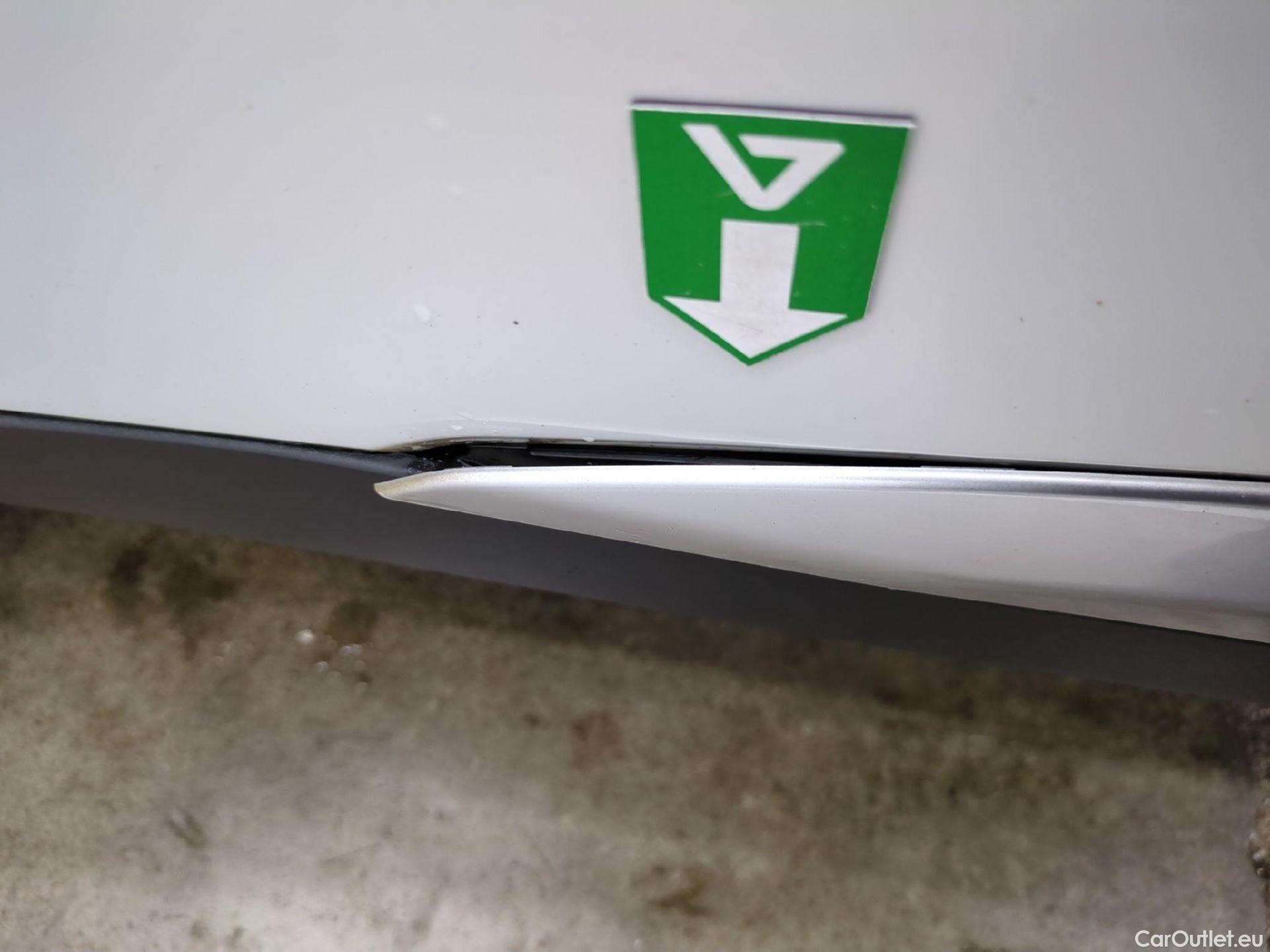  Peugeot  2008  Allure Pack 1.5 HDi 130CV BVA8 E6d #18