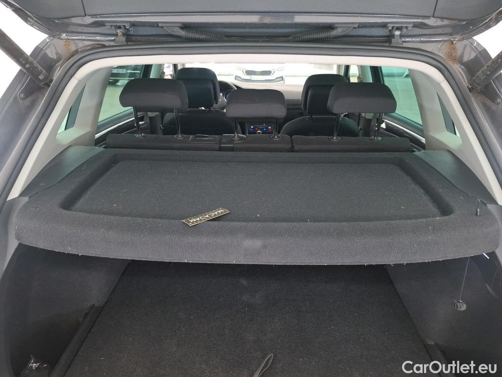  Volkswagen  Tiguan VOLKSWAGEN  / 2020 / 5P / SUV 2.0 TDI 150 DSG7 Life Business #36