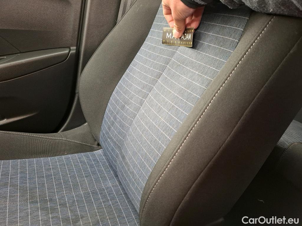  Peugeot  208 PEUGEOT  / 2019 / 5P / Berline Puretech 75 S&S LIKE #11