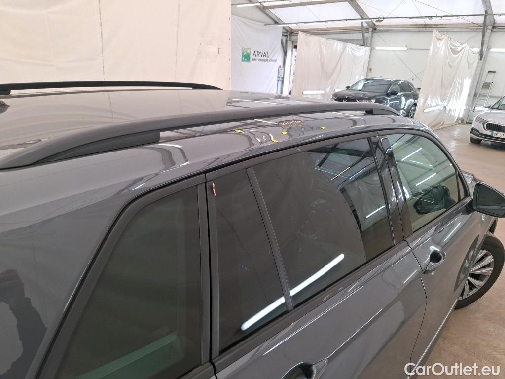  Volkswagen  Tiguan VOLKSWAGEN  / 2020 / 5P / SUV 2.0 TDI 150 DSG7 Life Business #1