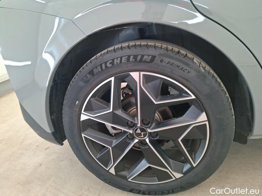  DS  DS4 DS DS 4 / 2021 / 5P / Berline PURETECH 130 CROSS RIVOLI AUTO #1