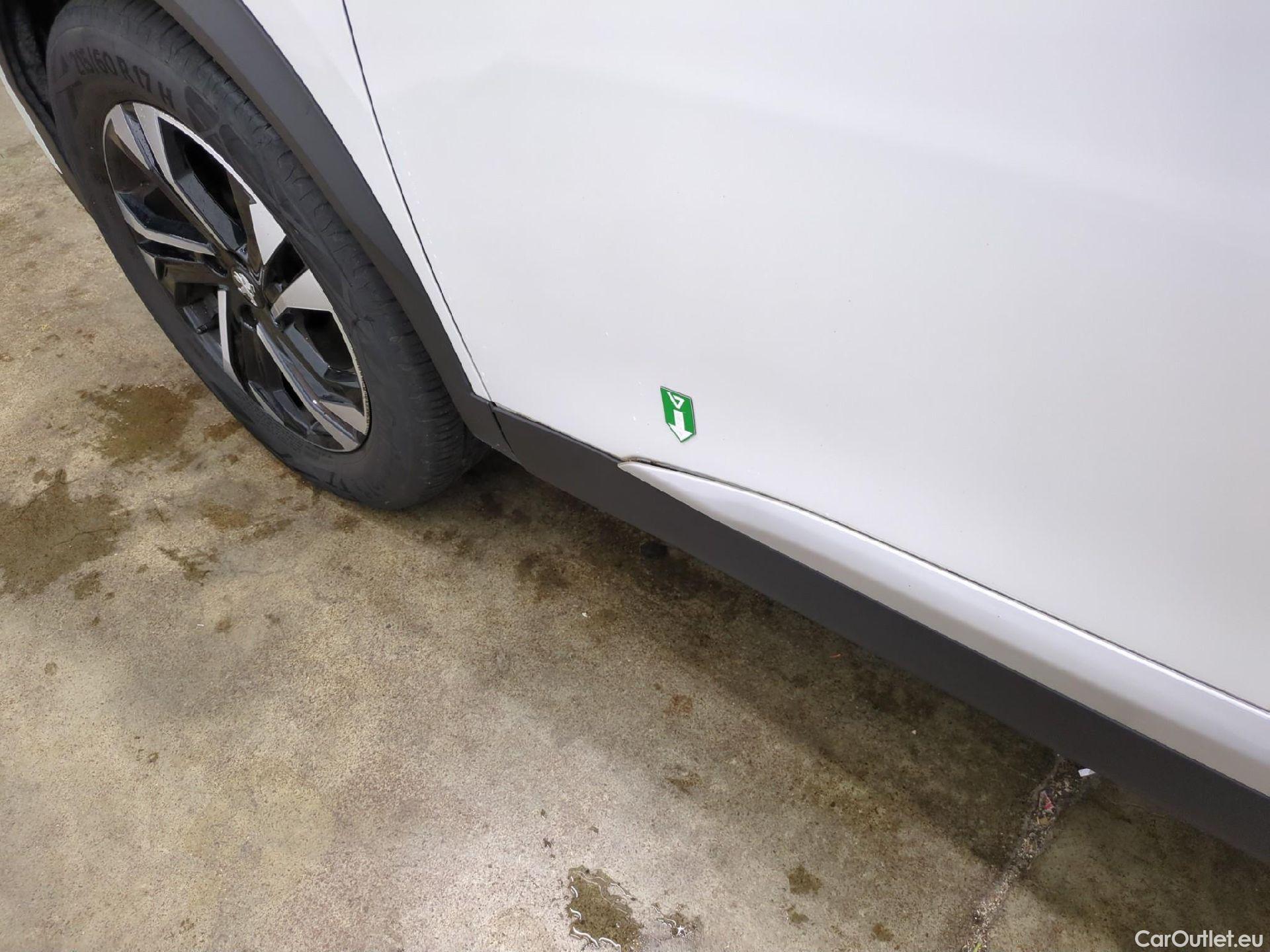  Peugeot  2008  Allure Pack 1.5 HDi 130CV BVA8 E6d #17