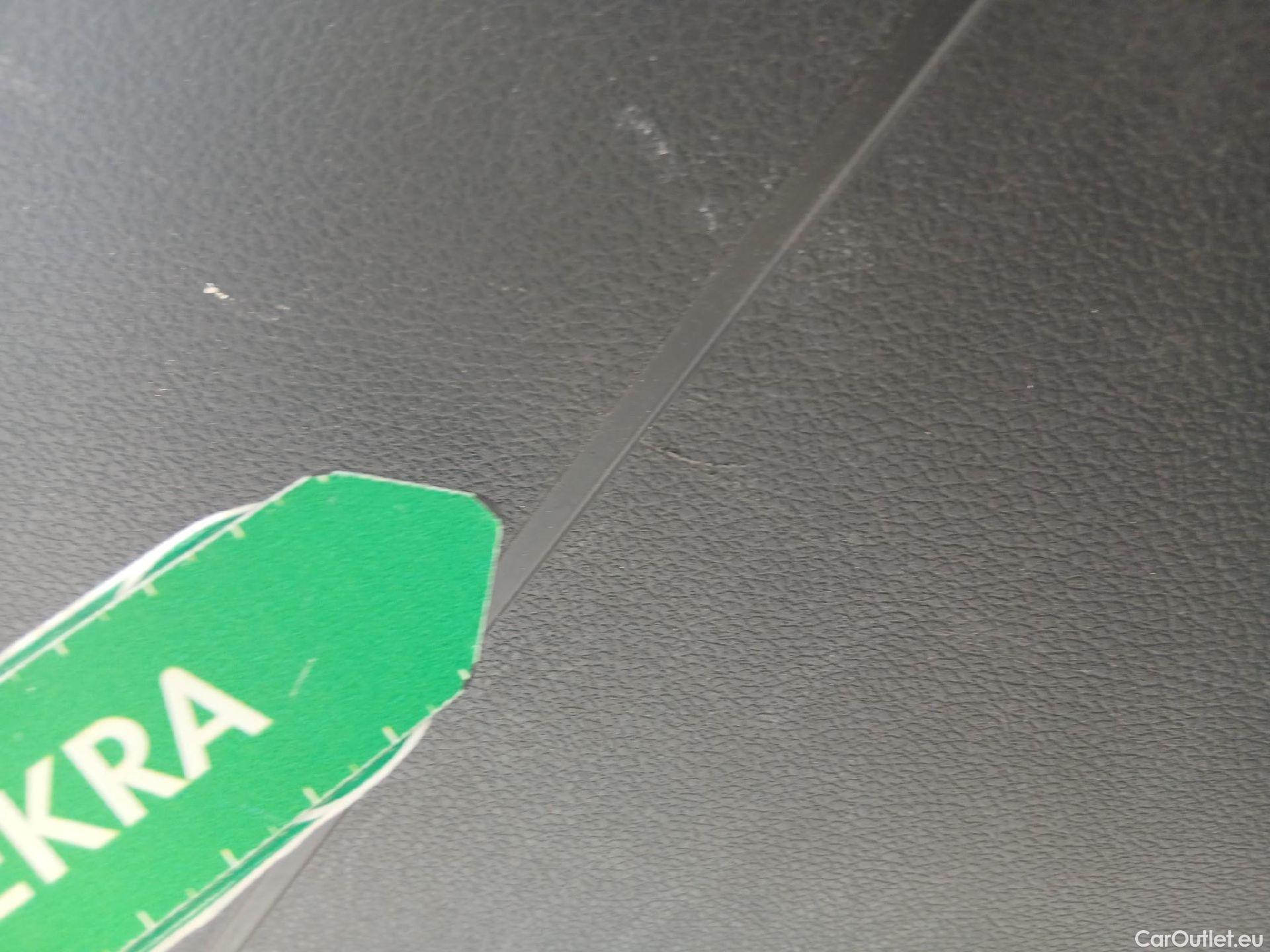  Citroen  Jumpy CITROEN  / 2016 / 4P / combi Combi Talla XL BlueHDi 120 S&S Confort #9