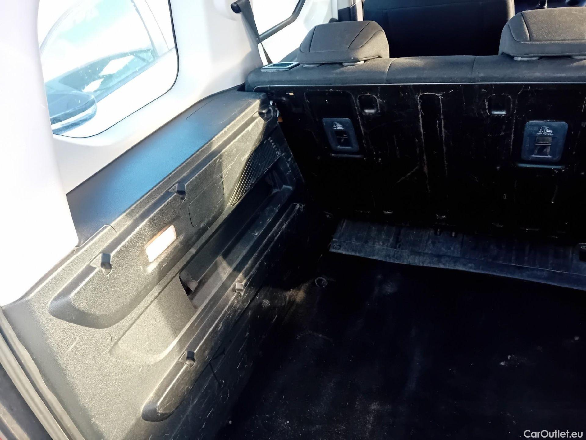  Opel  Combo OPEL  Life / 2018 / 4P / combi 1.5 TD 75kW (100CV) S/S Expression L (combi) (CX) #13