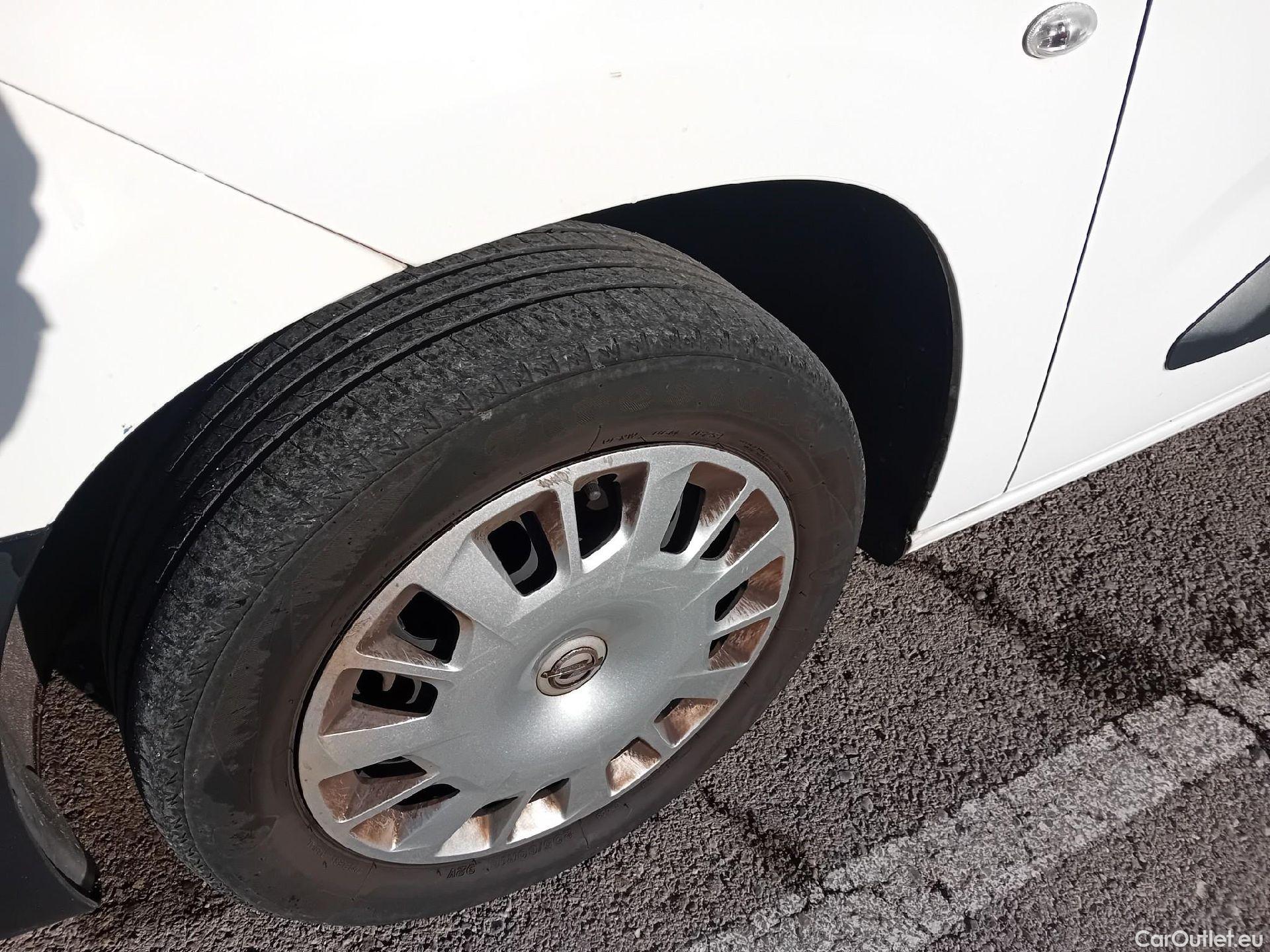  Opel  Combo OPEL  Life / 2018 / 4P / combi 1.5 TD 75kW (100CV) S/S Expression L (combi) (CX) #20