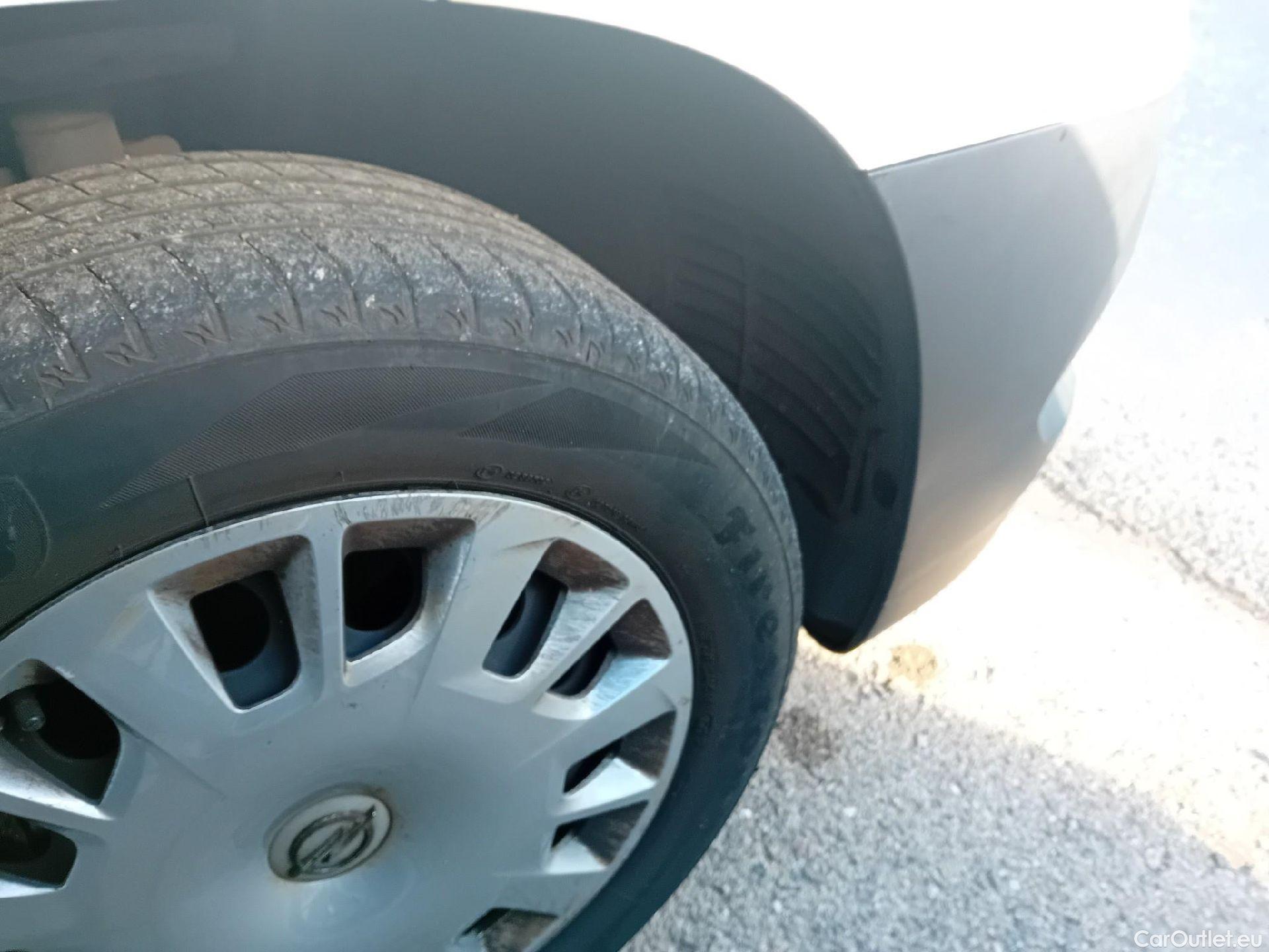  Opel  Combo OPEL  Life / 2018 / 4P / combi 1.5 TD 75kW (100CV) S/S Expression L (combi) (CX) #19