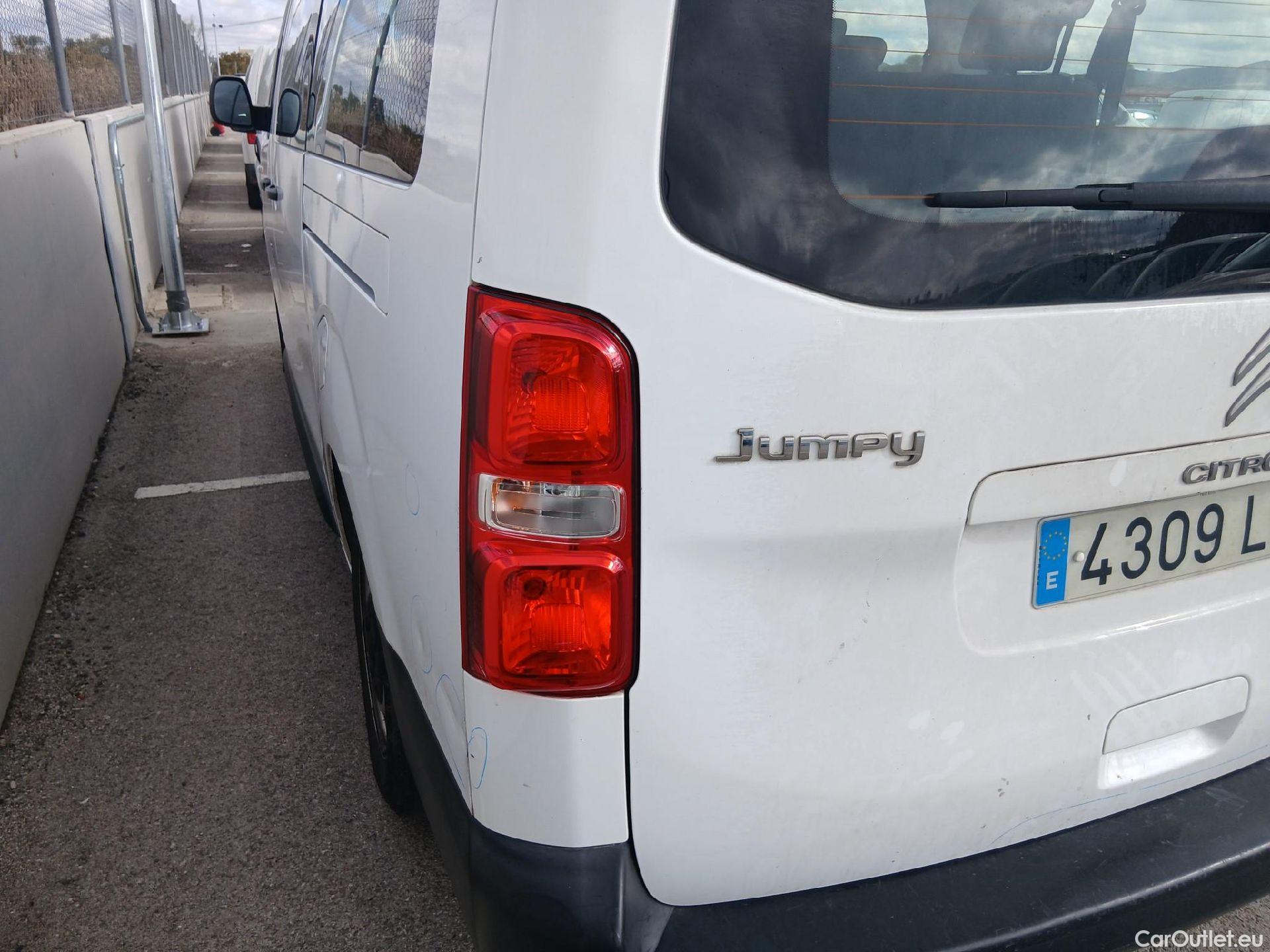  Citroen  Jumpy CITROEN  / 2016 / 4P / combi Combi Talla XL BlueHDi 120 S&S Confort #29