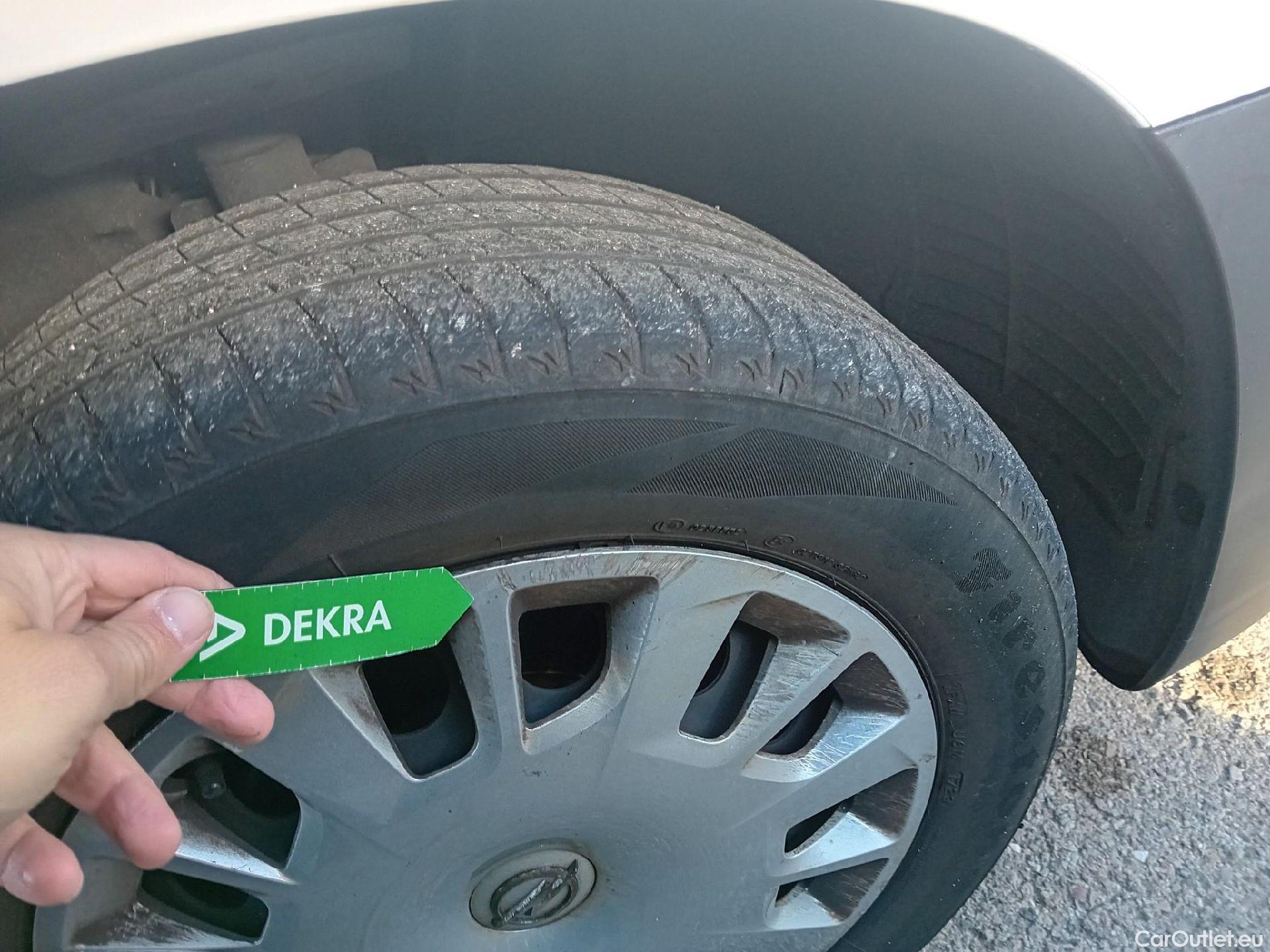  Opel  Combo OPEL  Life / 2018 / 4P / combi 1.5 TD 75kW (100CV) S/S Expression L (combi) (CX) #18