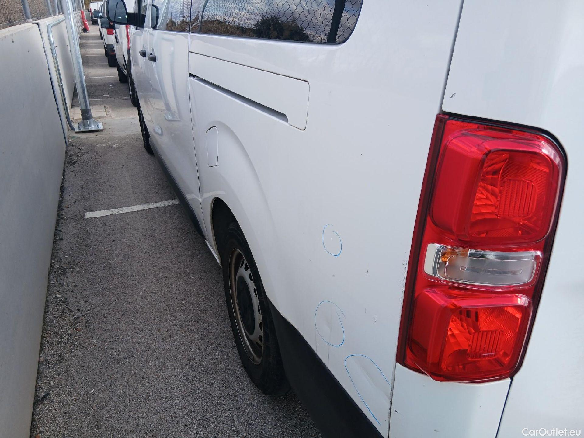  Citroen  Jumpy CITROEN  / 2016 / 4P / combi Combi Talla XL BlueHDi 120 S&S Confort #24