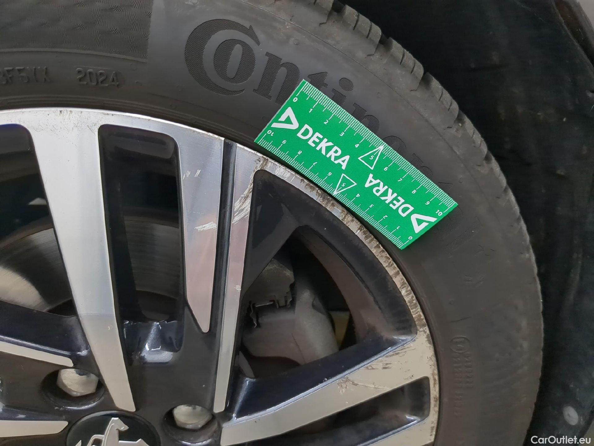  Peugeot  208  Allure Business 1.2 PureTech 100CV BVM6 E6d #1