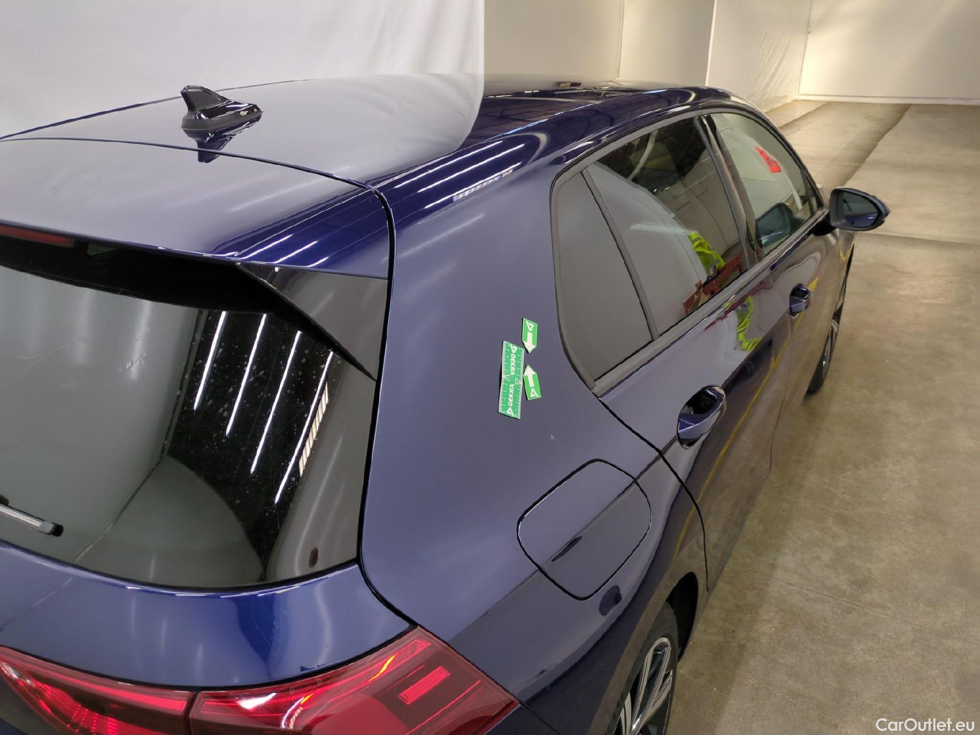  Volkswagen  Golf  VOLKSWAGEN / 2020 / 5P / Berline 1.5 eTSI OPF 150 DSG7 Life Busi 1st #39