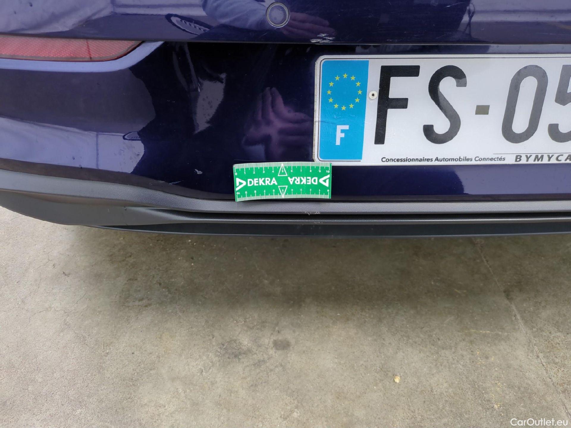  Volkswagen  Golf  VOLKSWAGEN / 2020 / 5P / Berline 1.5 eTSI OPF 150 DSG7 Life Busi 1st #52