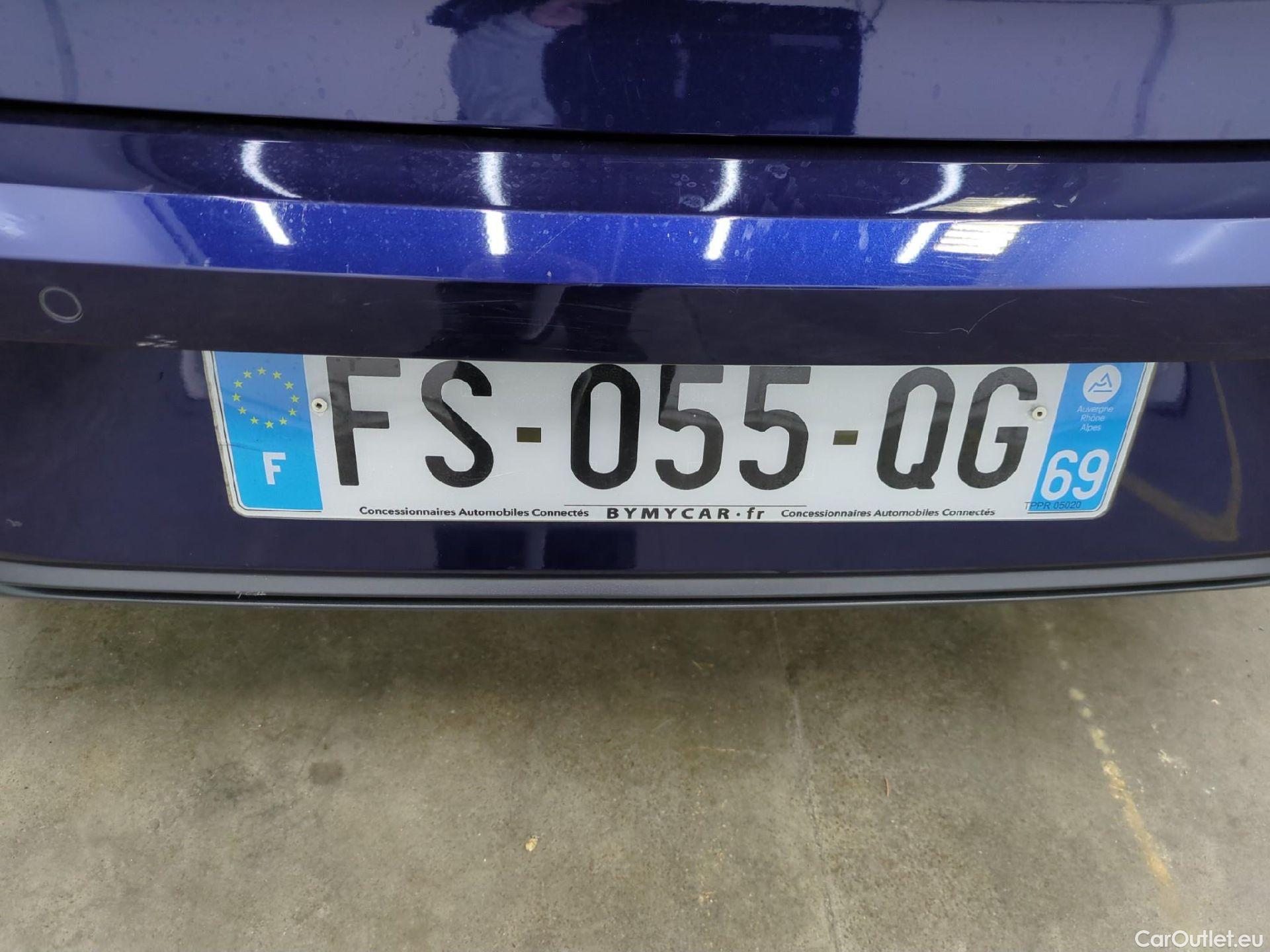  Volkswagen  Golf  VOLKSWAGEN / 2020 / 5P / Berline 1.5 eTSI OPF 150 DSG7 Life Busi 1st #50