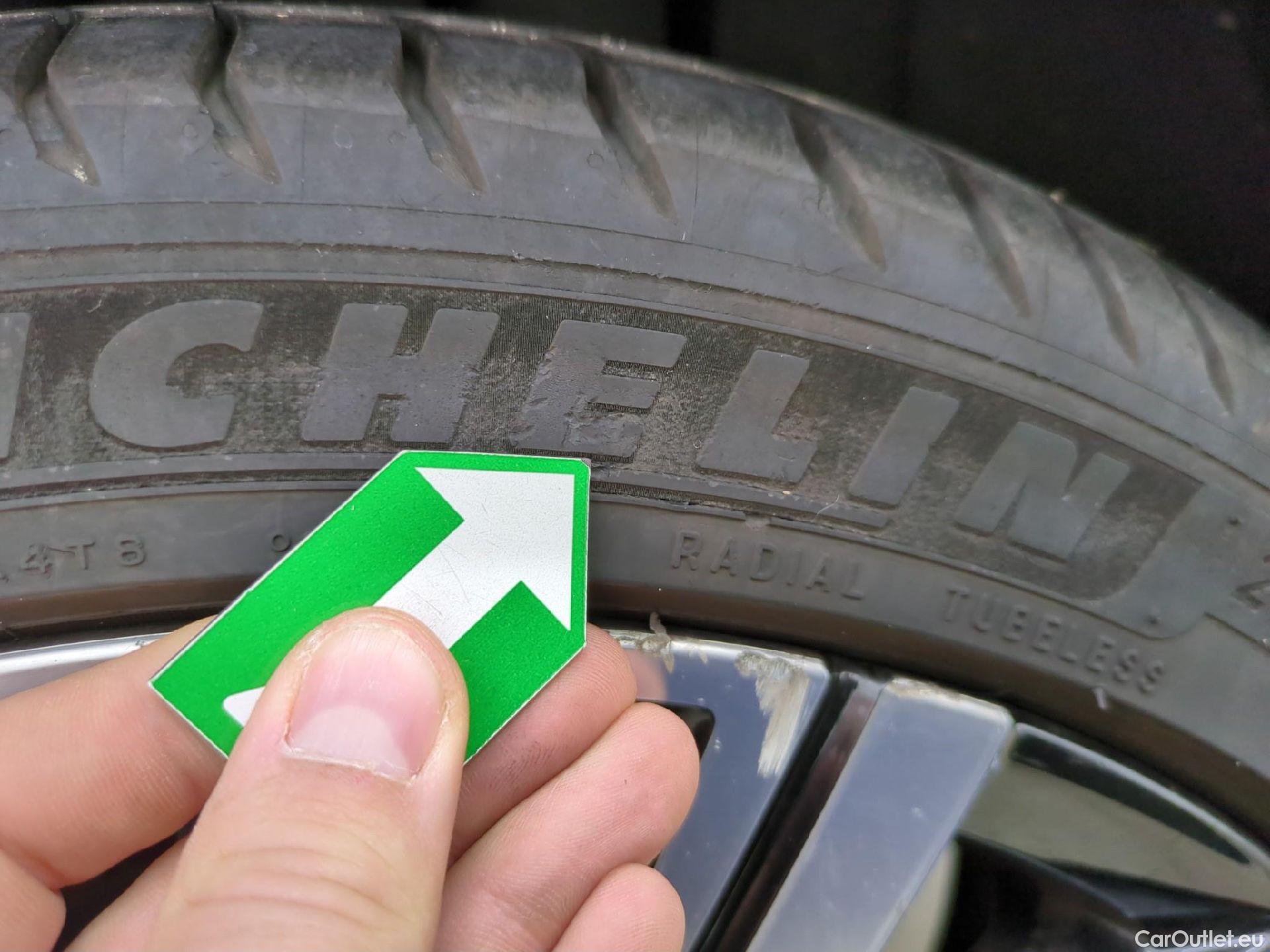  Volkswagen  Golf  VOLKSWAGEN / 2020 / 5P / Berline 1.5 eTSI OPF 150 DSG7 Life Busi 1st #23