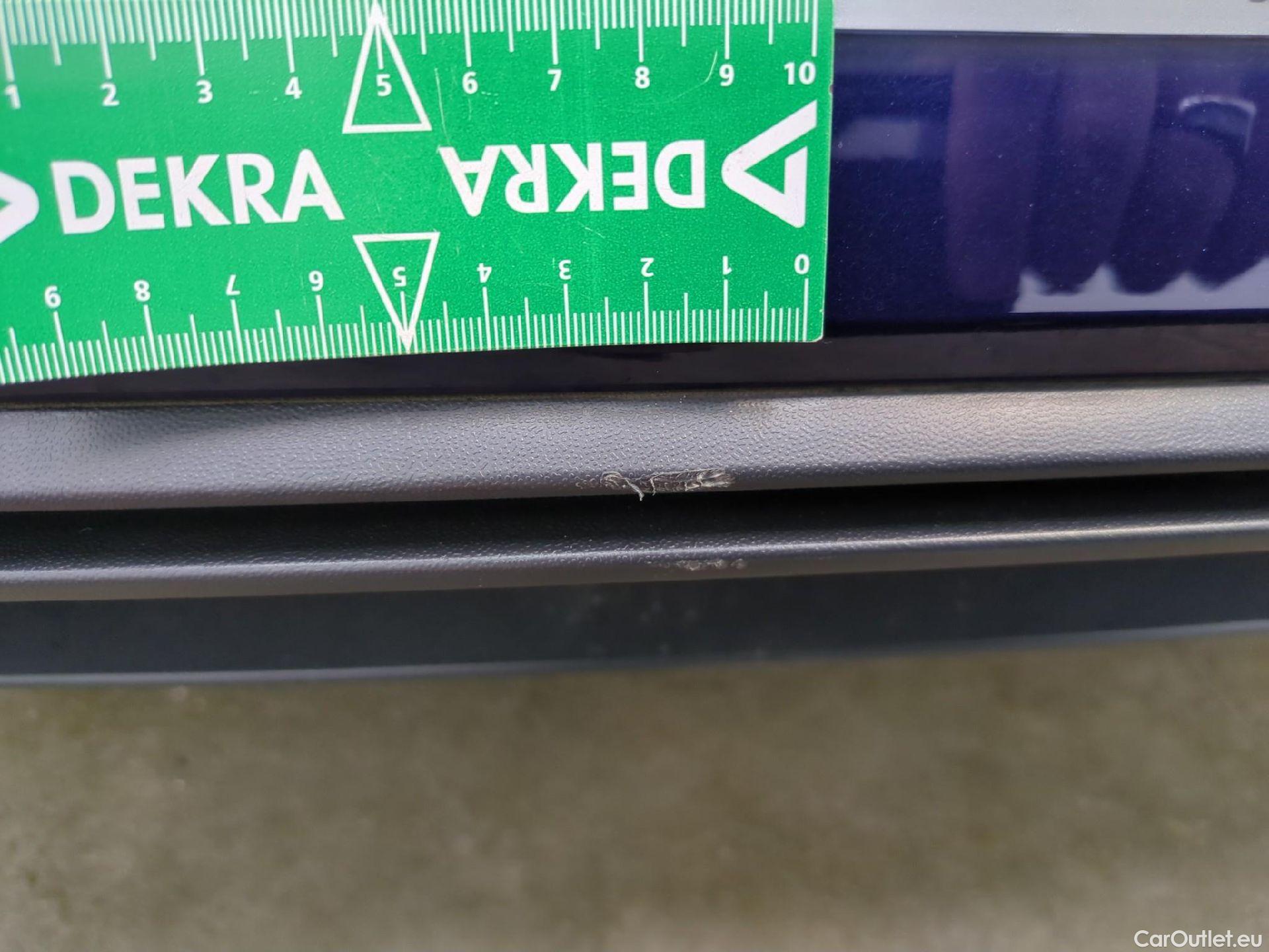  Volkswagen  Golf  VOLKSWAGEN / 2020 / 5P / Berline 1.5 eTSI OPF 150 DSG7 Life Busi 1st #51