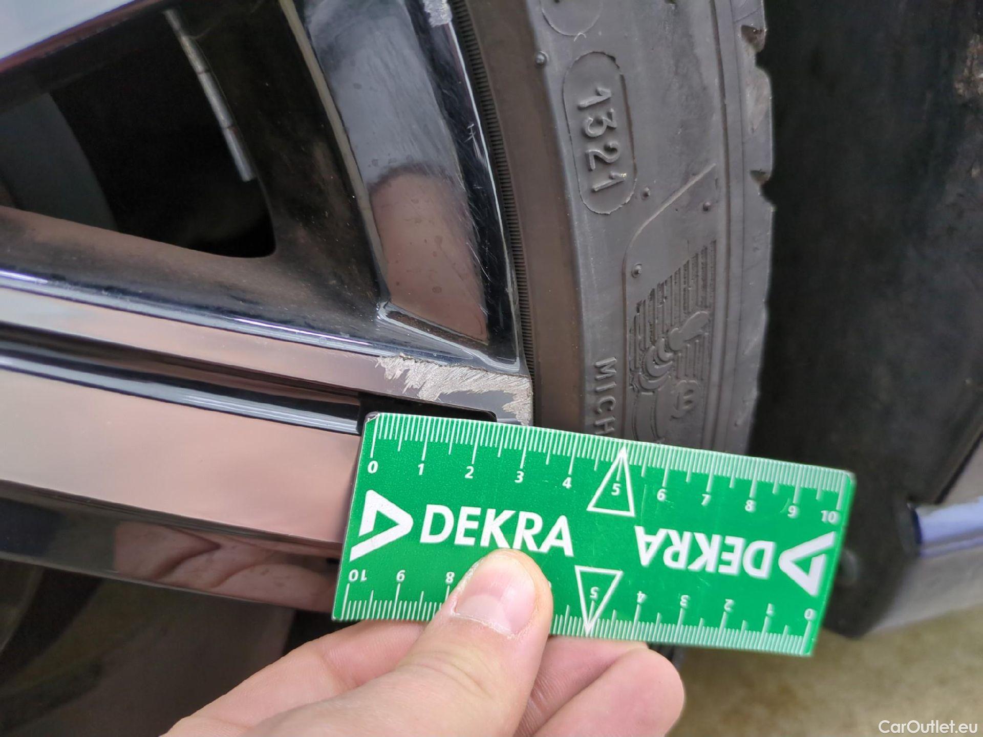  Volkswagen  Golf  VOLKSWAGEN / 2020 / 5P / Berline 1.5 eTSI OPF 150 DSG7 Life Busi 1st #20