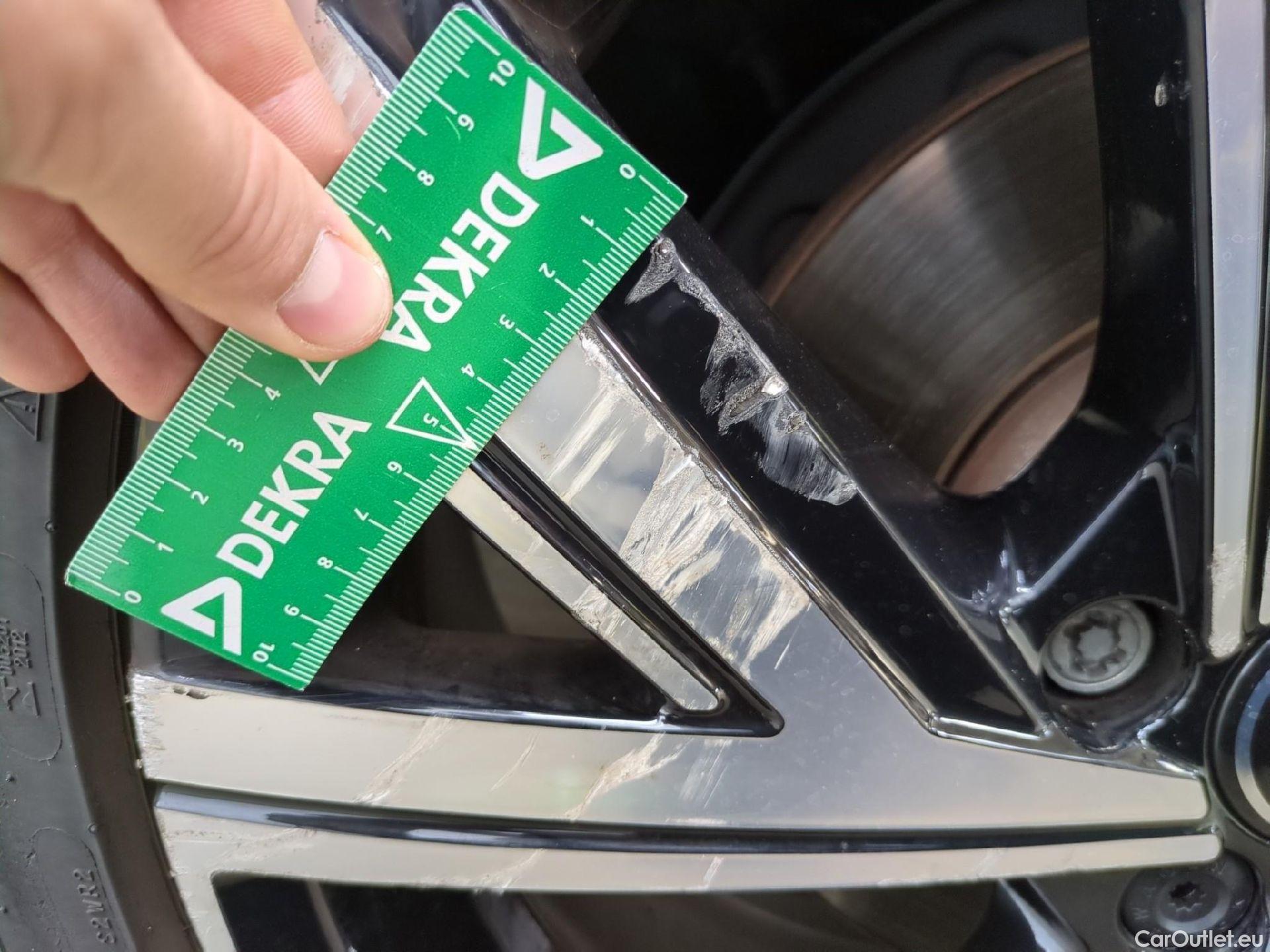  Volkswagen  Golf  VOLKSWAGEN / 2020 / 5P / Berline 1.5 eTSI OPF 150 DSG7 Life Busi 1st #9