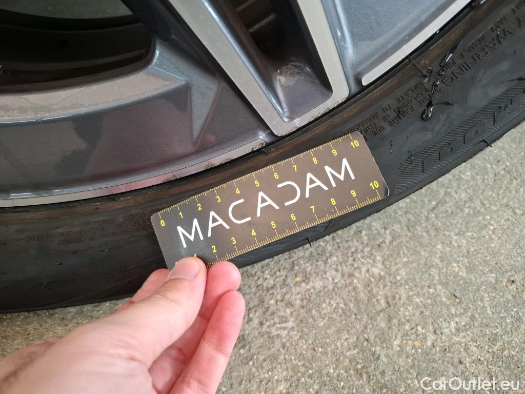  Mercedes  GLA MERCEDES-BENZ  / 2020 / 5P / SUV 1.3  250 e AMG LINE DCT #4