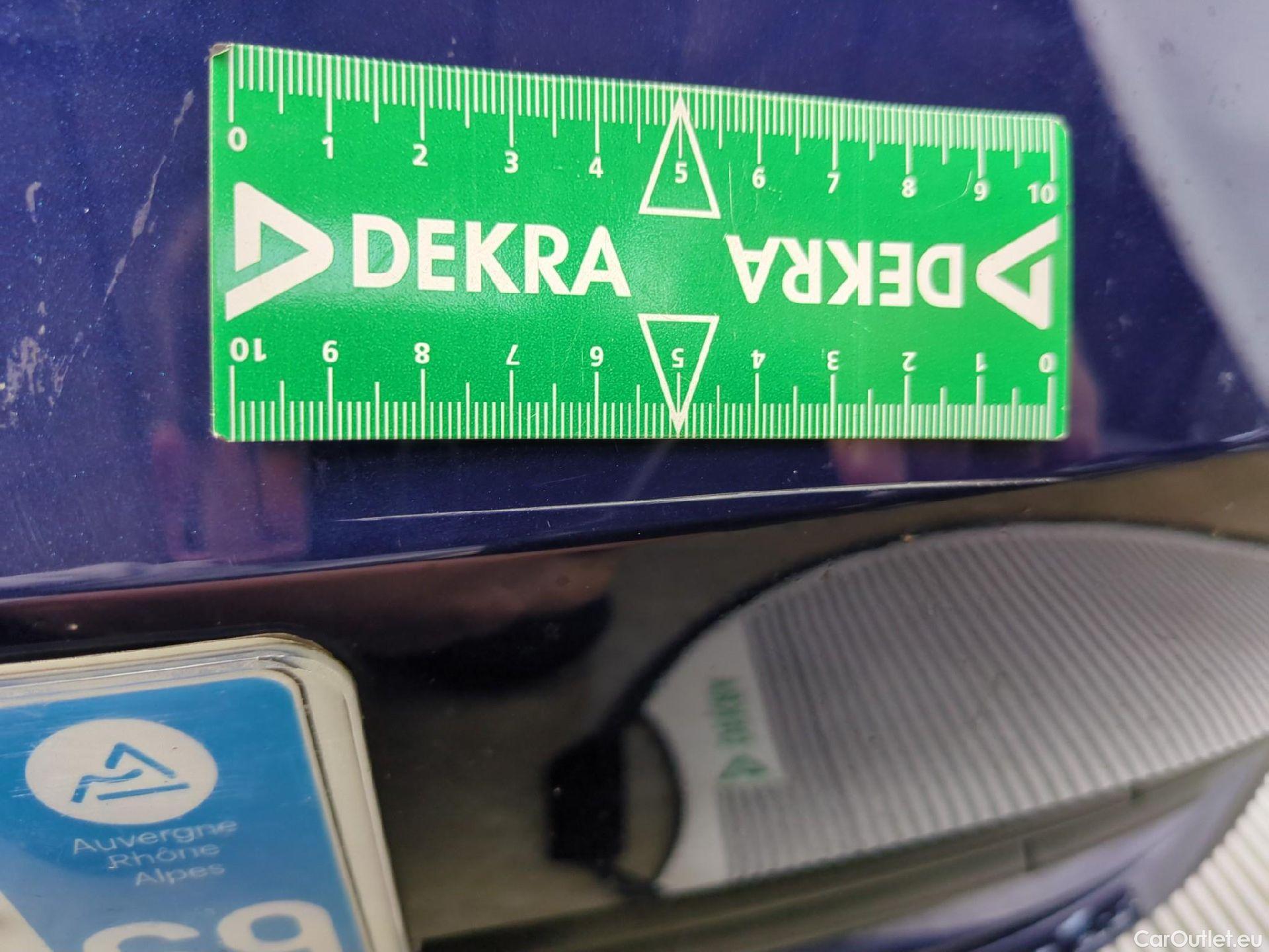  Volkswagen  Golf  VOLKSWAGEN / 2020 / 5P / Berline 1.5 eTSI OPF 150 DSG7 Life Busi 1st #45