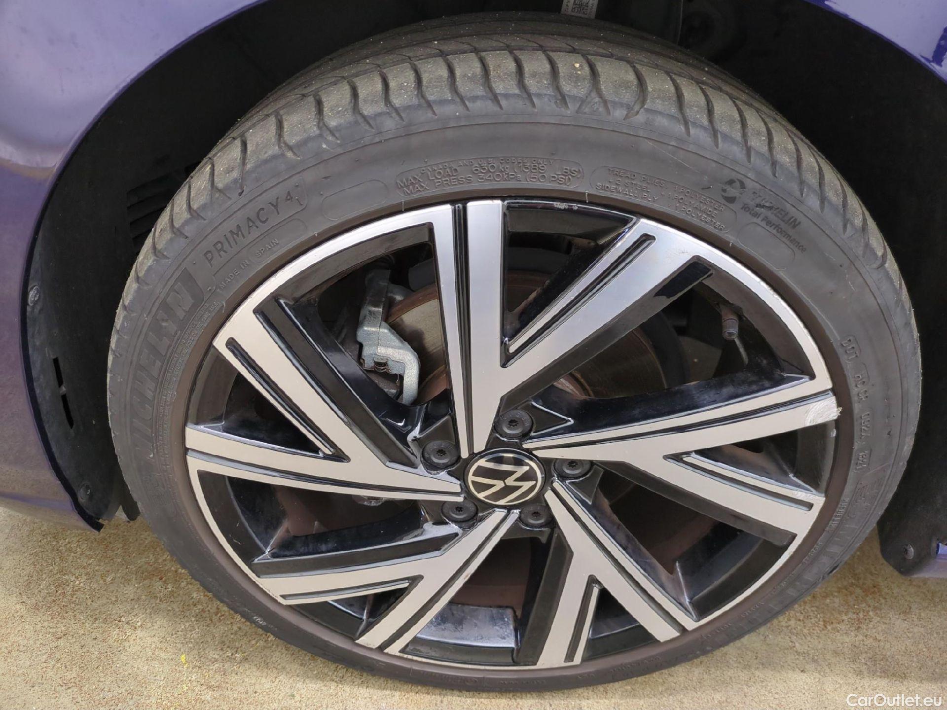  Volkswagen  Golf  VOLKSWAGEN / 2020 / 5P / Berline 1.5 eTSI OPF 150 DSG7 Life Busi 1st #15