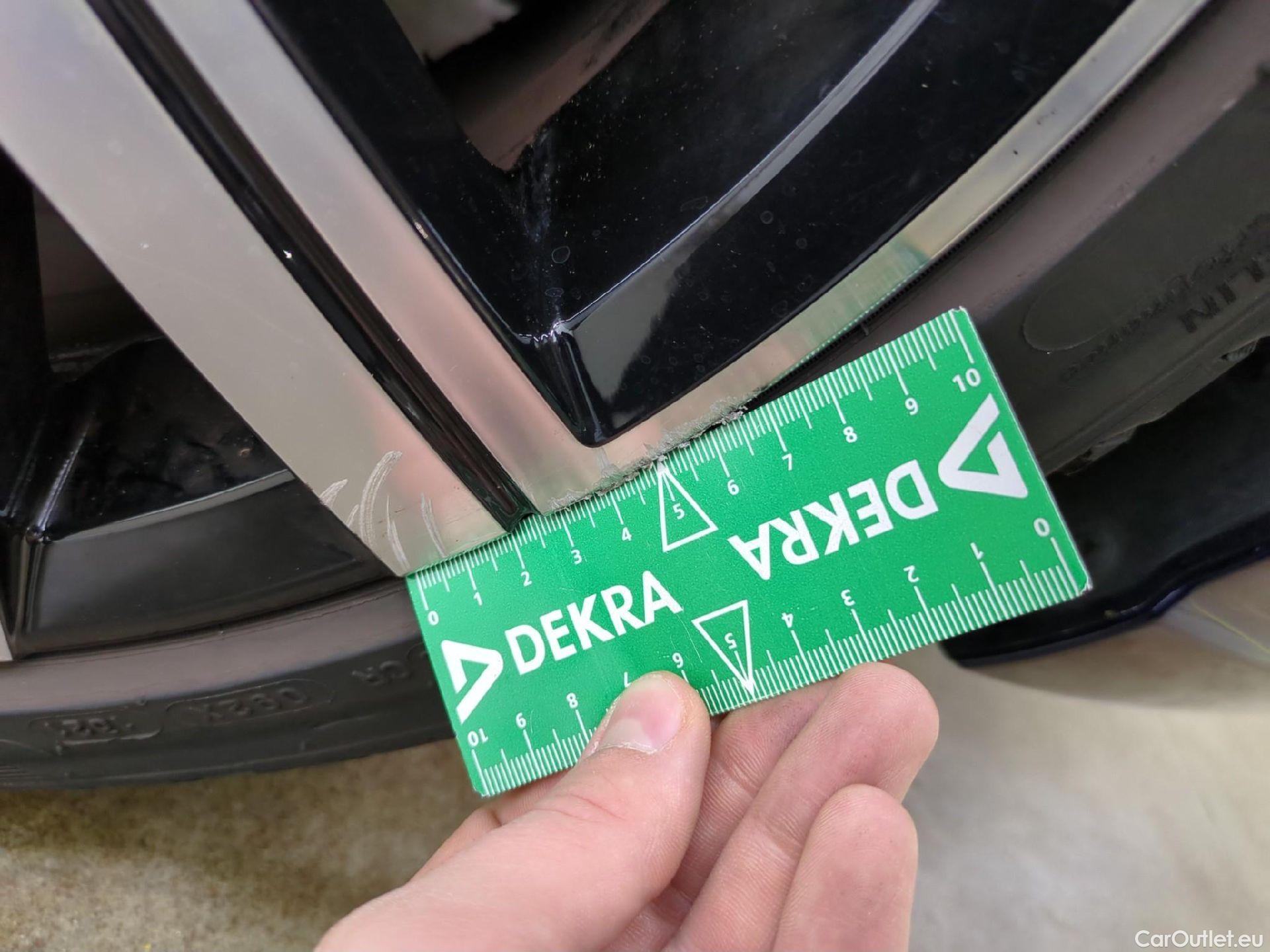  Volkswagen  Golf  VOLKSWAGEN / 2020 / 5P / Berline 1.5 eTSI OPF 150 DSG7 Life Busi 1st #7