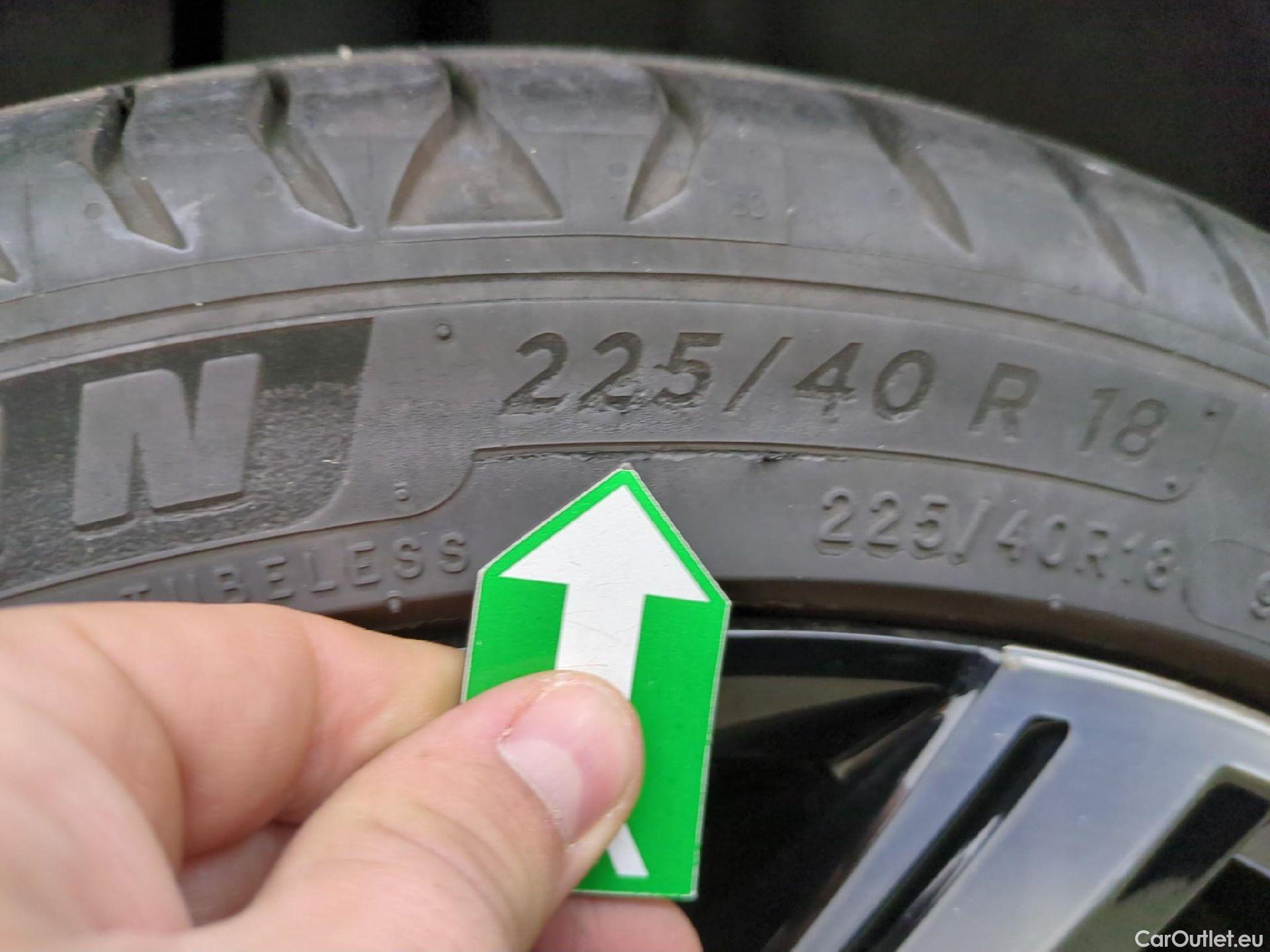  Volkswagen  Golf  VOLKSWAGEN / 2020 / 5P / Berline 1.5 eTSI OPF 150 DSG7 Life Busi 1st #30