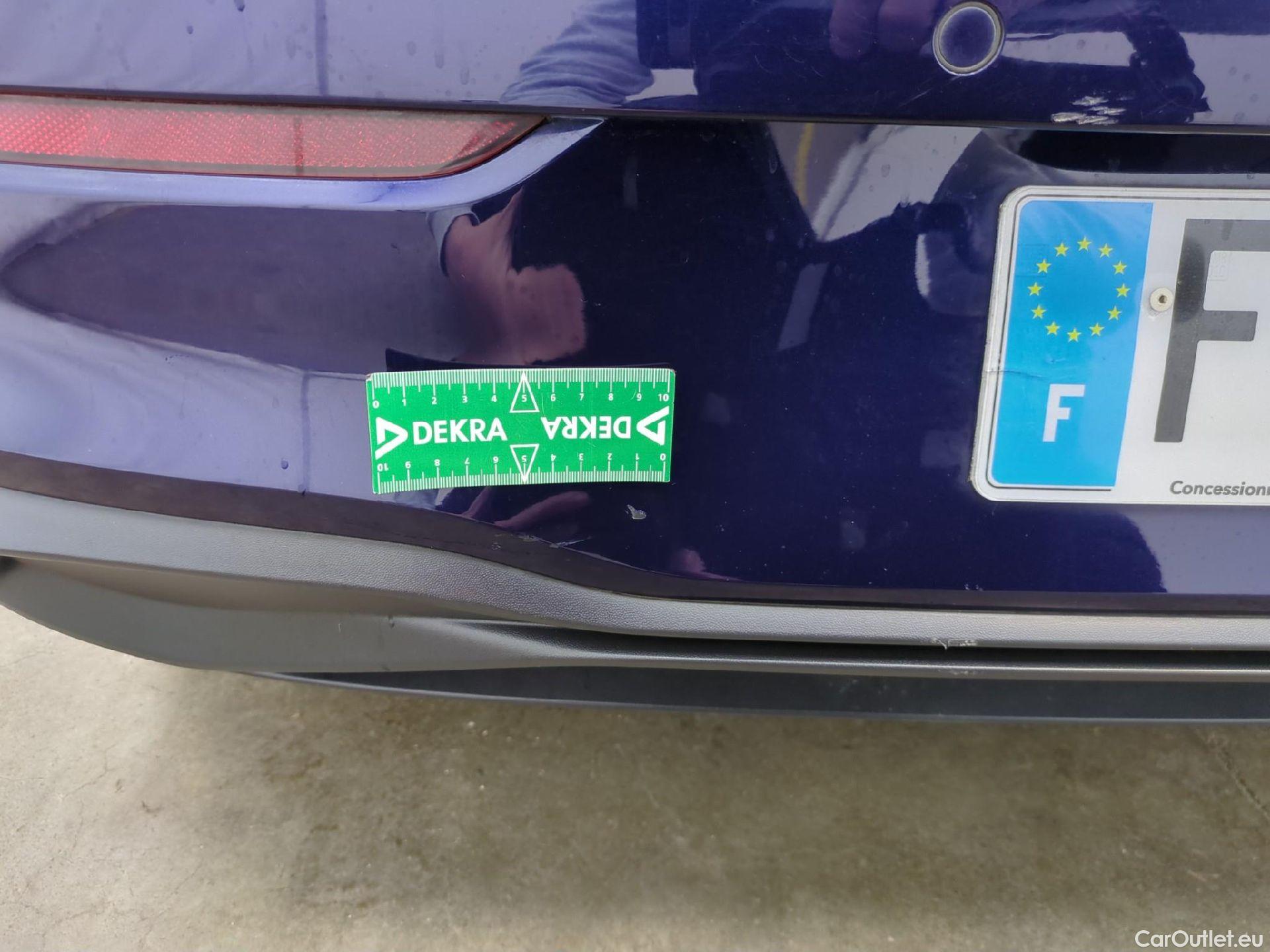  Volkswagen  Golf  VOLKSWAGEN / 2020 / 5P / Berline 1.5 eTSI OPF 150 DSG7 Life Busi 1st #56