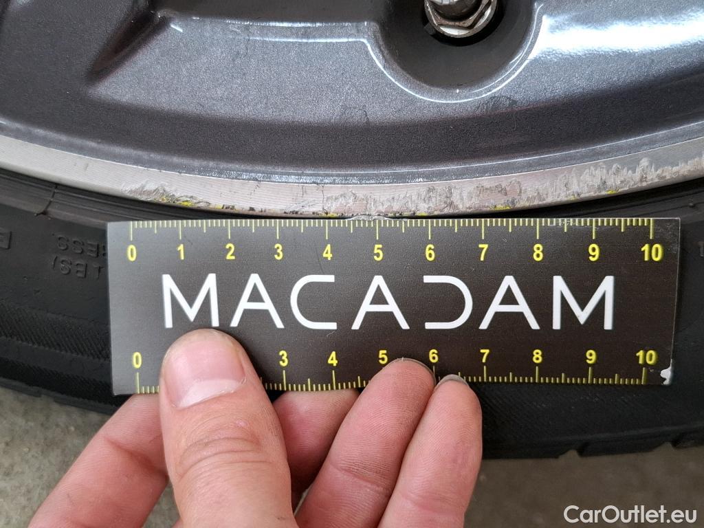  Bmw  Serie 1 BMW Série 1 / 2019 / 5P / Berline 116i DKG7 Business Design #37