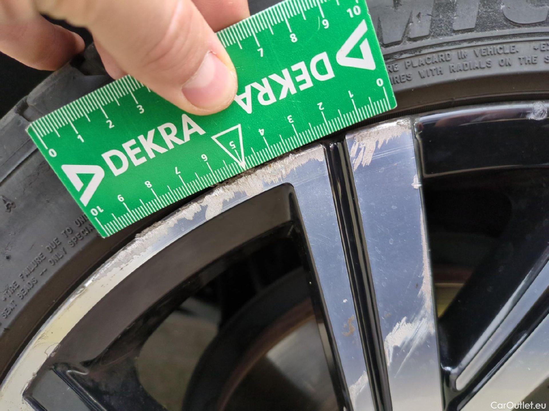  Volkswagen  Golf  VOLKSWAGEN / 2020 / 5P / Berline 1.5 eTSI OPF 150 DSG7 Life Busi 1st #13