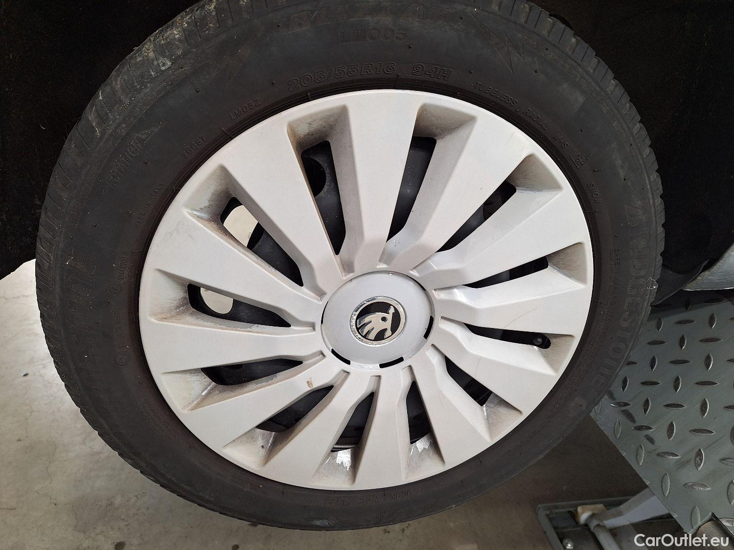  Skoda  Octavia Skoda,  Combi FL'16, Skoda  Combi 1.6 CRTDI GreenTec 85kW Ambiti #33