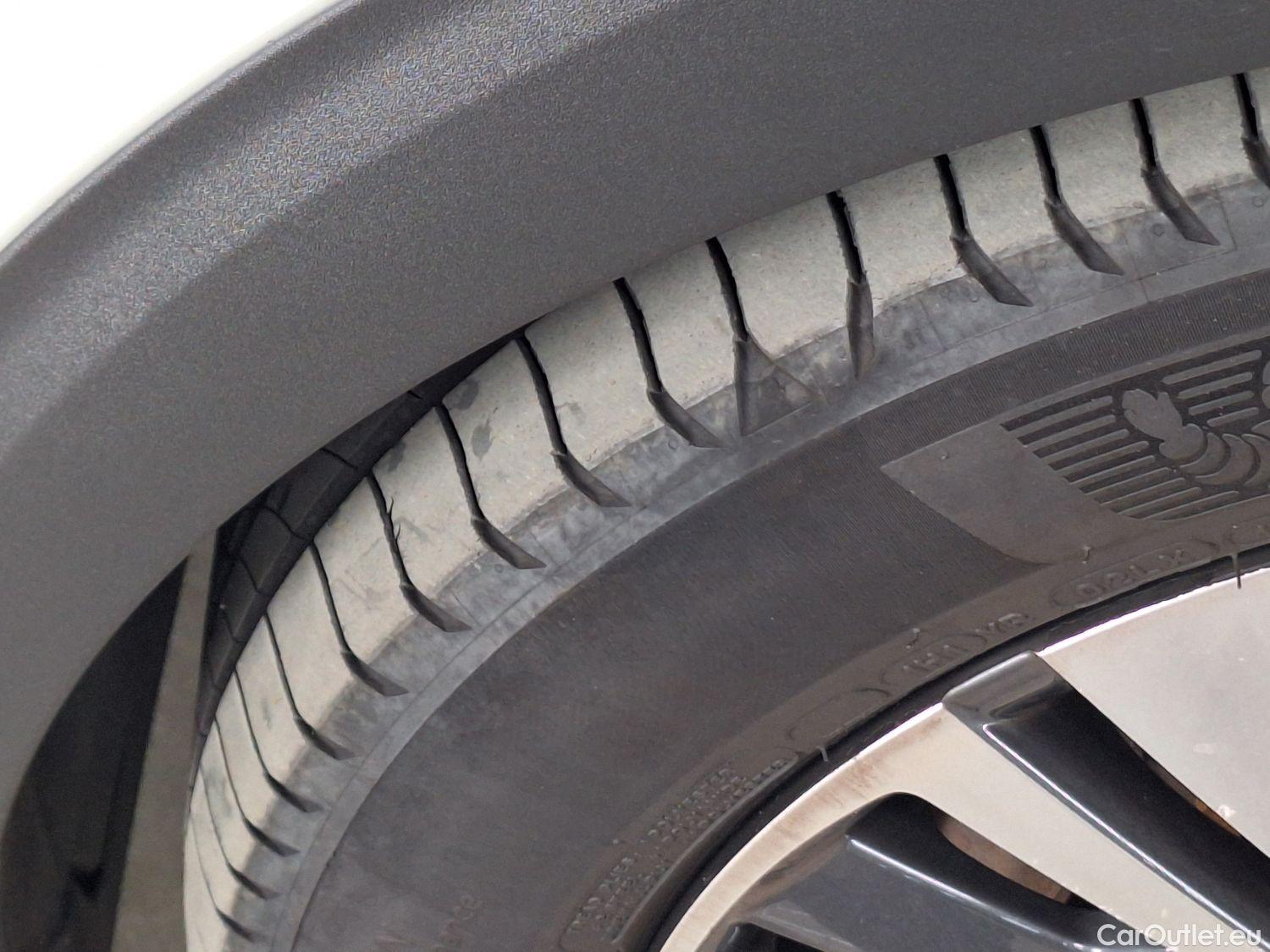  Peugeot  3008 Peugeot,  FL'20, Peugeot  1.5 BlueHDi 96kW S&S EAT8 Allure Pack #24