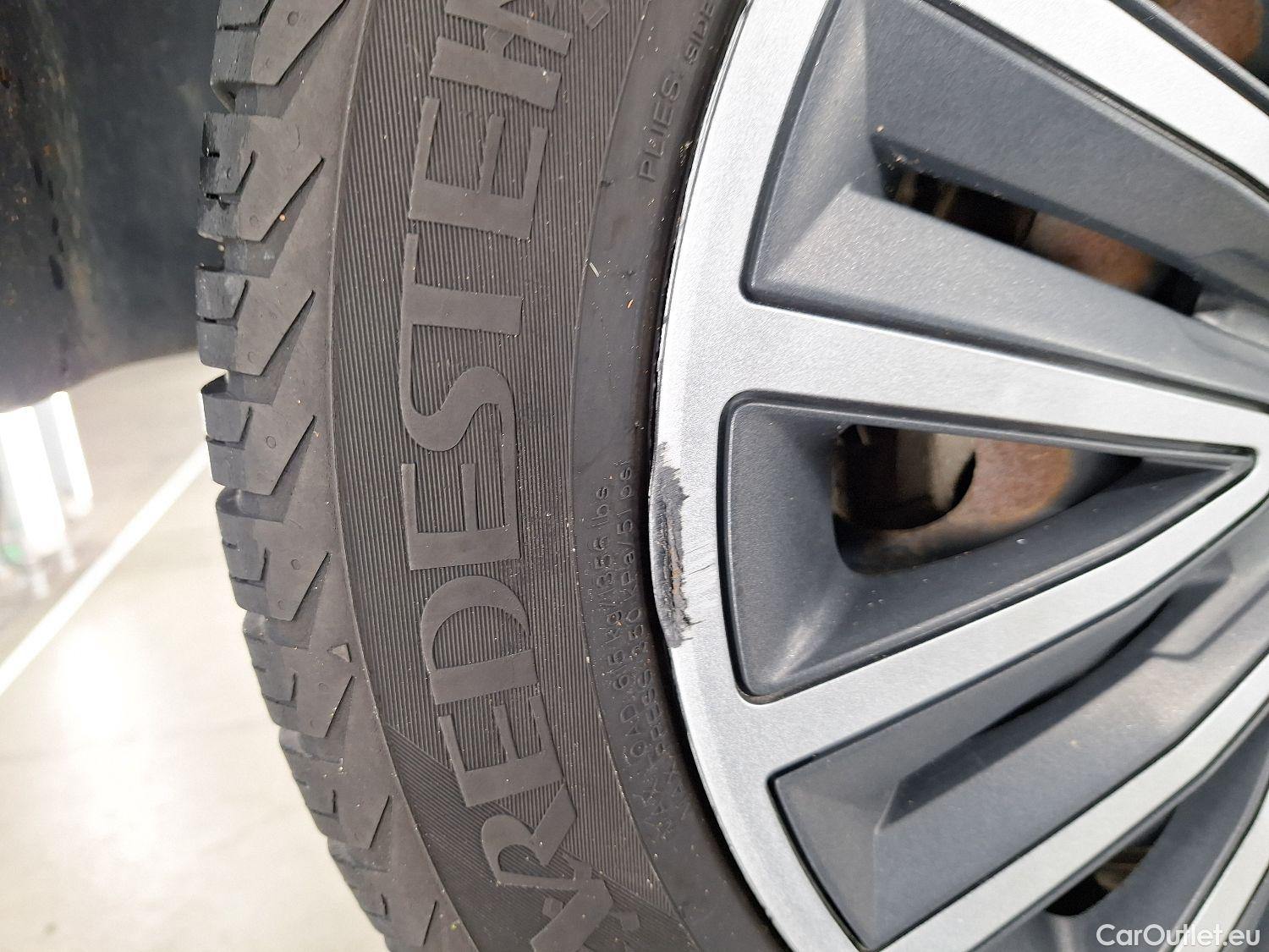  Peugeot  2008 Peugeot,  FL'16, Peugeot  1.2 Puretech 61kW S&S Active 5d #9