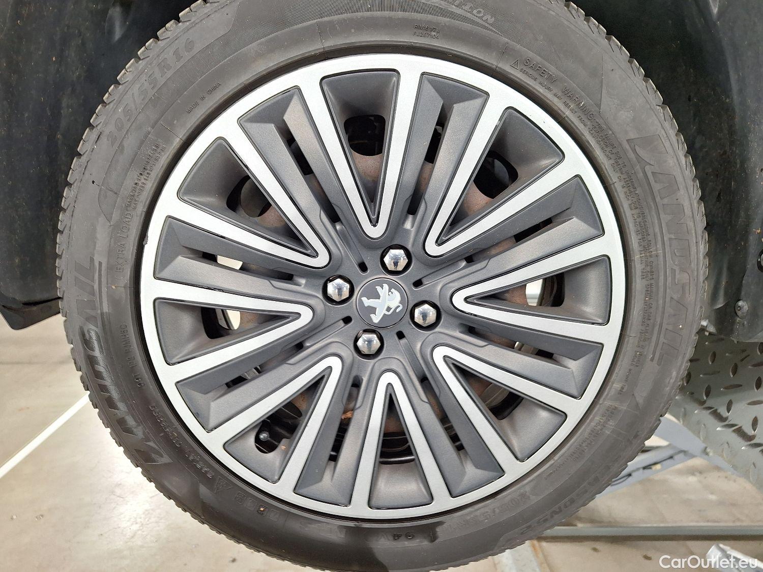  Peugeot  2008 Peugeot,  FL'16, Peugeot  1.2 Puretech 61kW S&S Active 5d #10