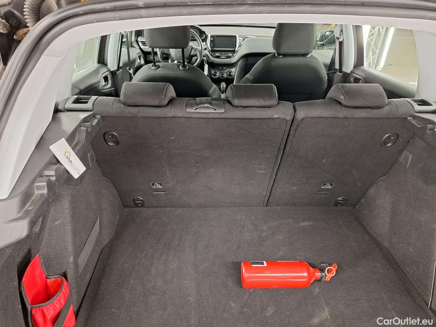  Peugeot  2008 Peugeot,  FL'16, Peugeot  1.2 Puretech 61kW S&S Active 5d #22