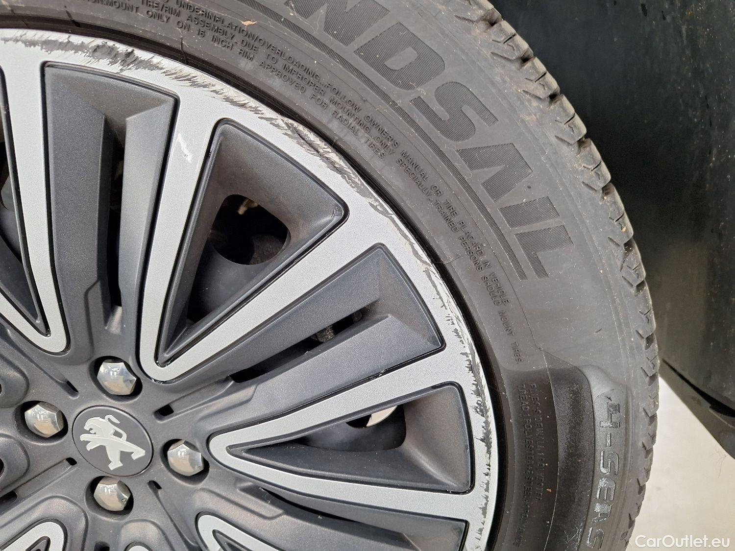  Peugeot  2008 Peugeot,  FL'16, Peugeot  1.2 Puretech 61kW S&S Active 5d #7