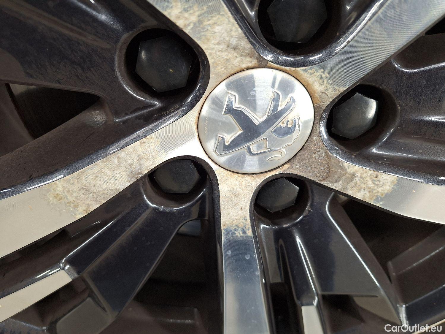  Peugeot  5008 Peugeot,  '16, Peugeot  1.5 BlueHDi 96kW S&S EAT8 GT Line 5d #2