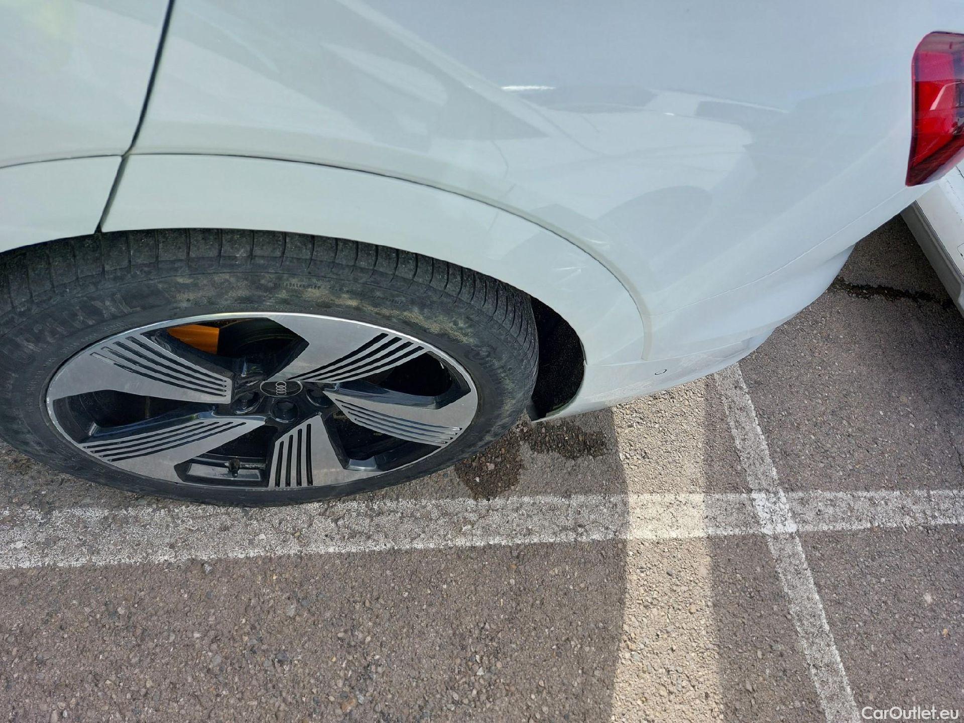  Audi  E-TRON AUDI  Sportback / 2019 / 5P / todoterreno Black line 55 quattro #15