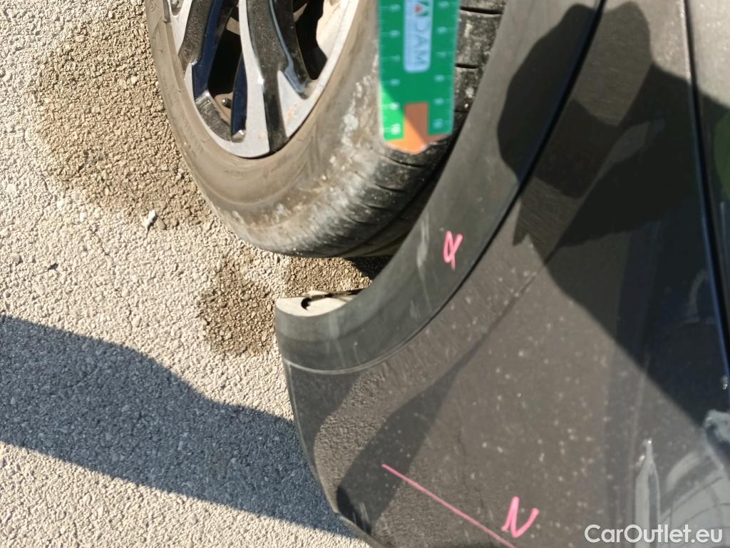  DS  DS7 DS DS 7 Crossback / 2017 / 5P / todoterreno BlueHDi DE 96kW (130CV) Auto. CHIC (AC) #27