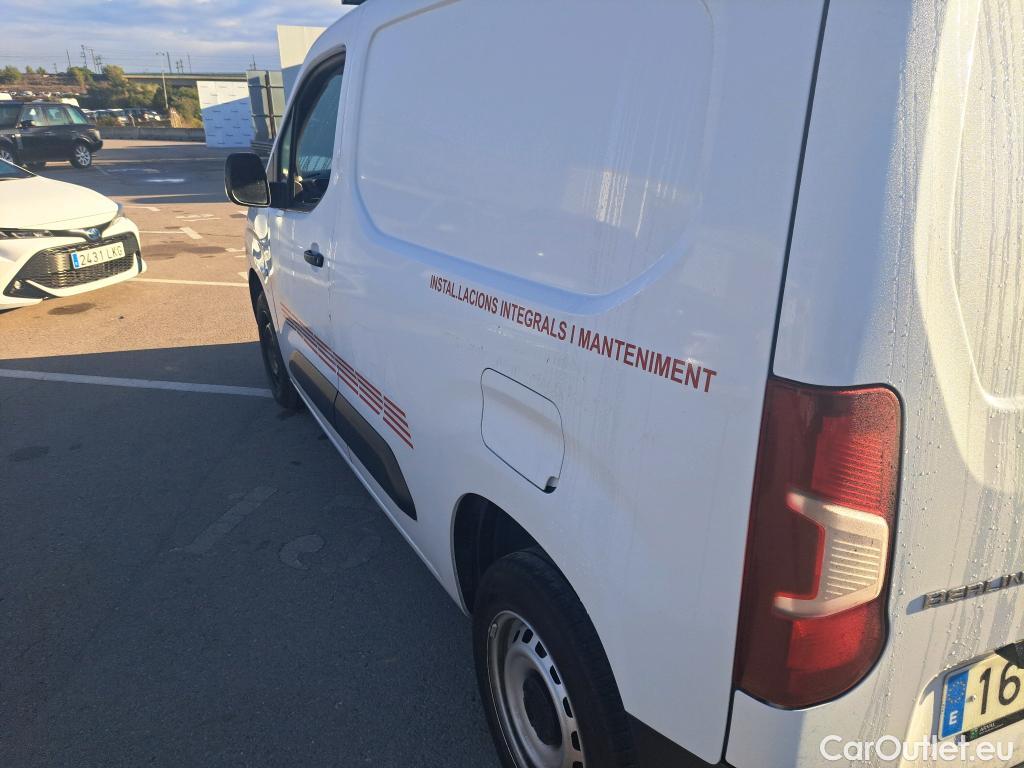  Citroen  Berlingo CITROEN  / 2023 / 4P / furgón derivado de turismo Talla M BlueHDi 100 #4