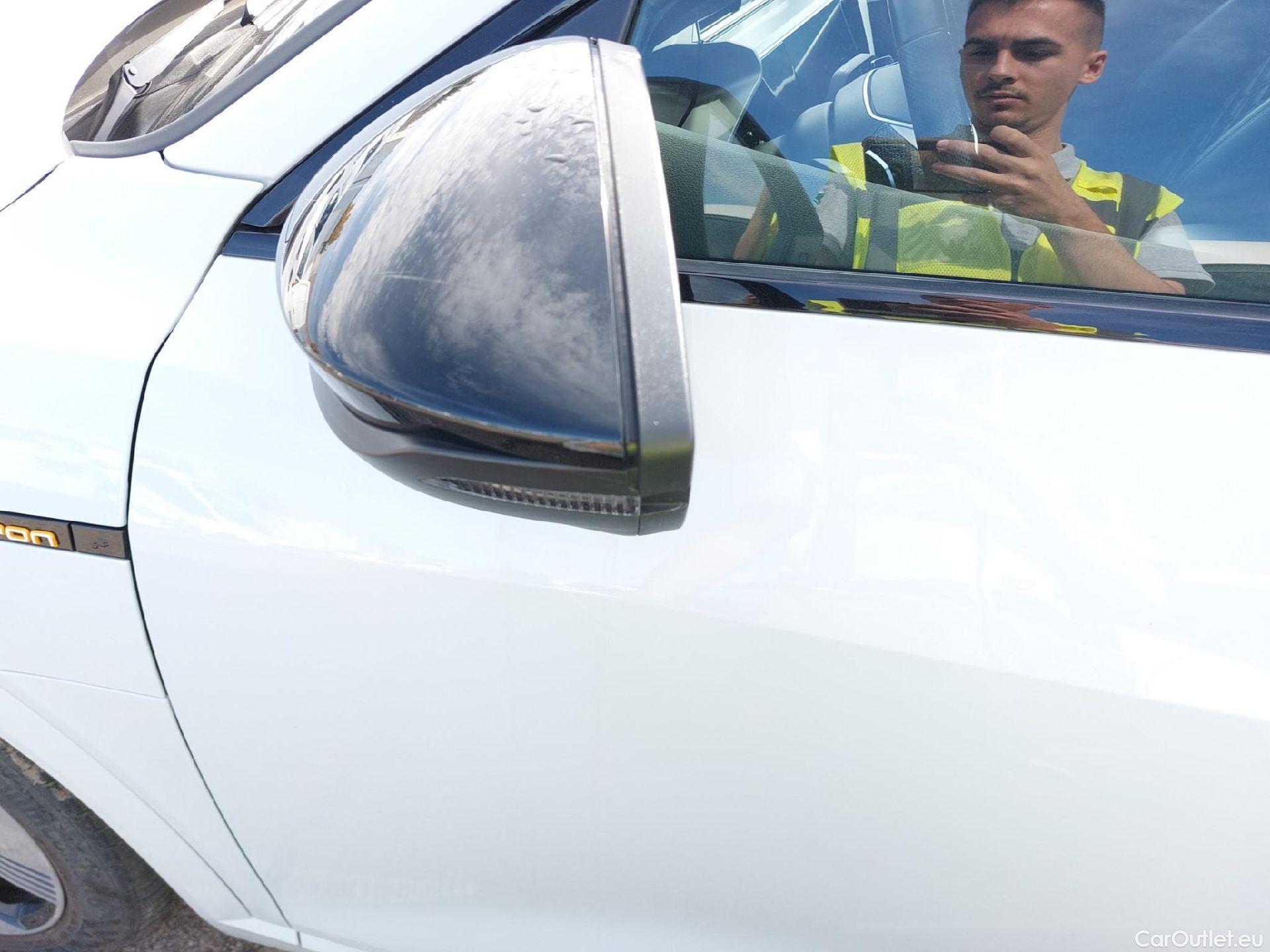  Audi  E-TRON AUDI  Sportback / 2019 / 5P / todoterreno Black line 55 quattro #14