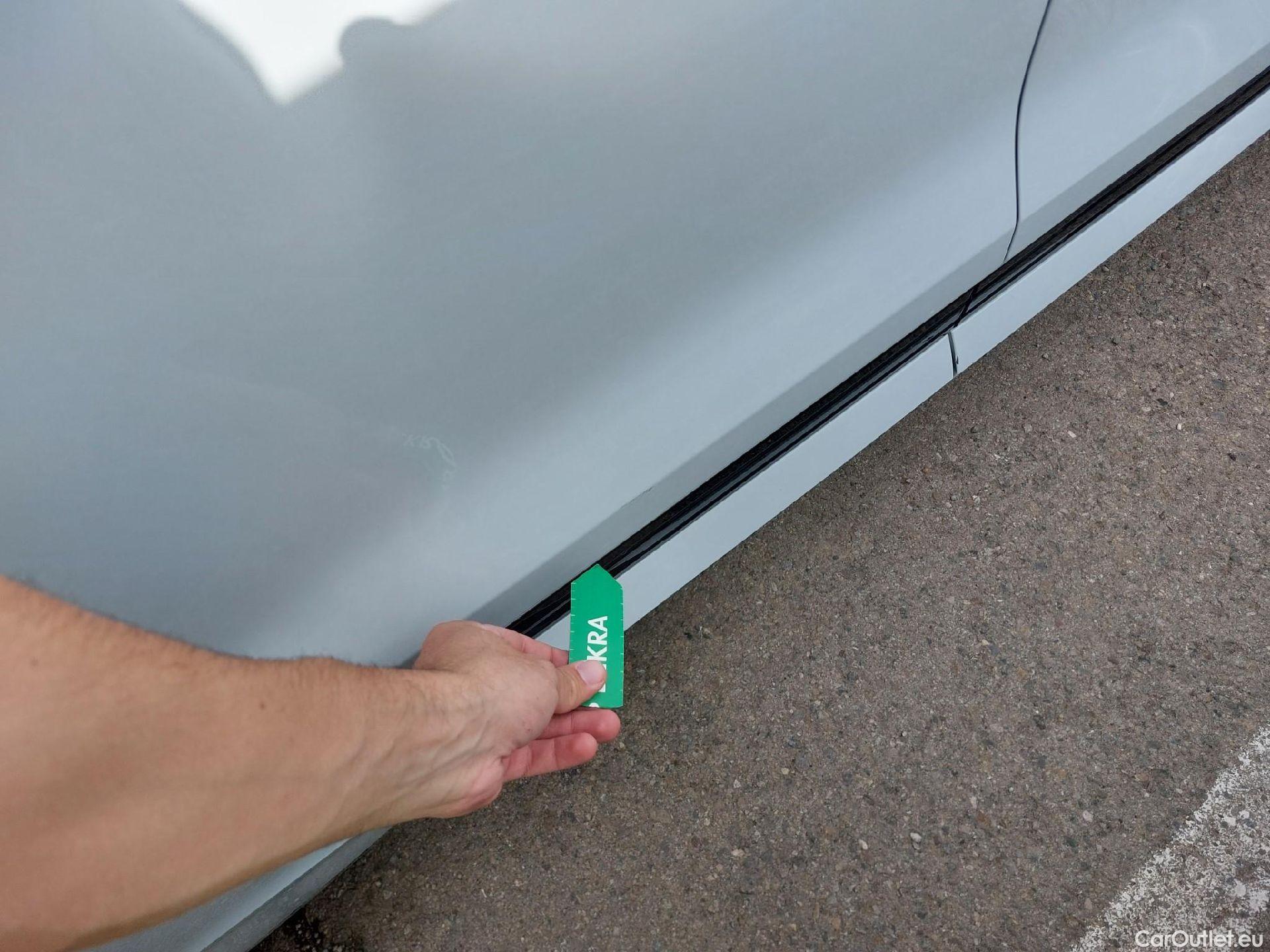  Audi  E-TRON AUDI  Sportback / 2019 / 5P / todoterreno Black line 55 quattro #23