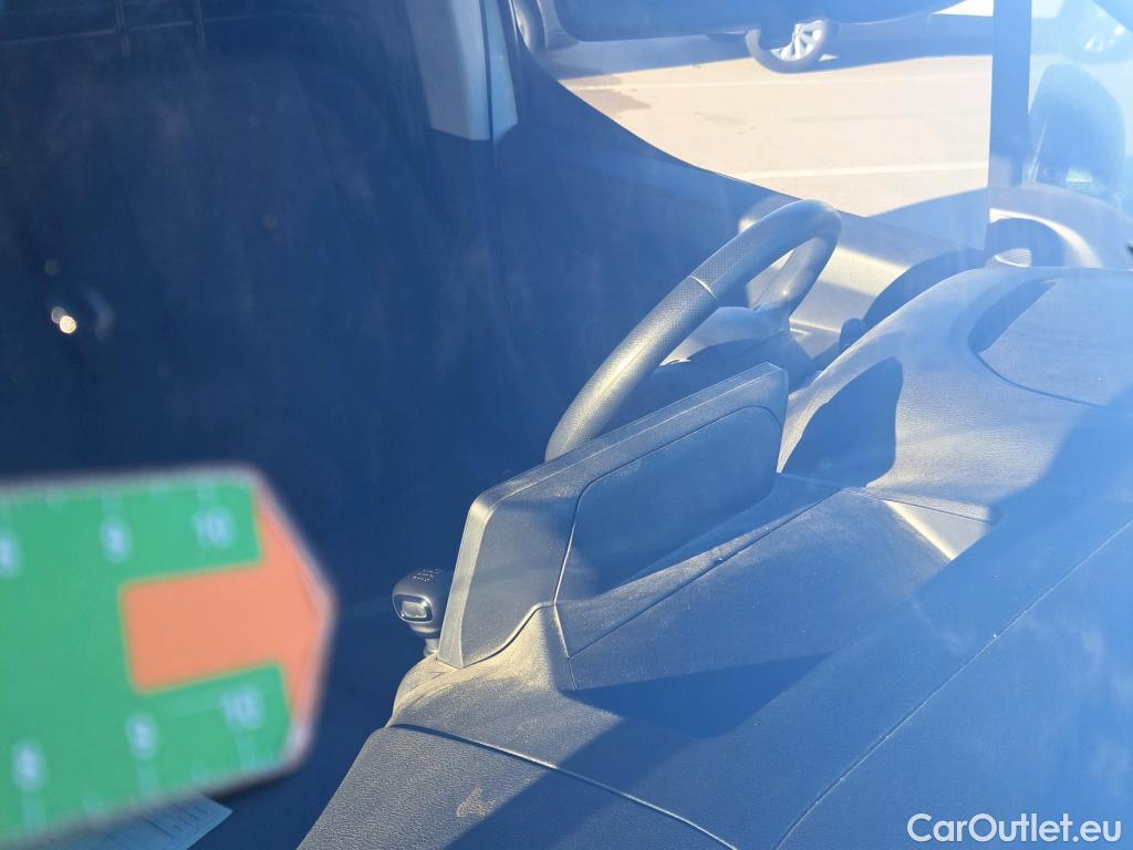  Citroen  Berlingo CITROEN  / 2023 / 4P / furgón derivado de turismo Talla M BlueHDi 100 #2