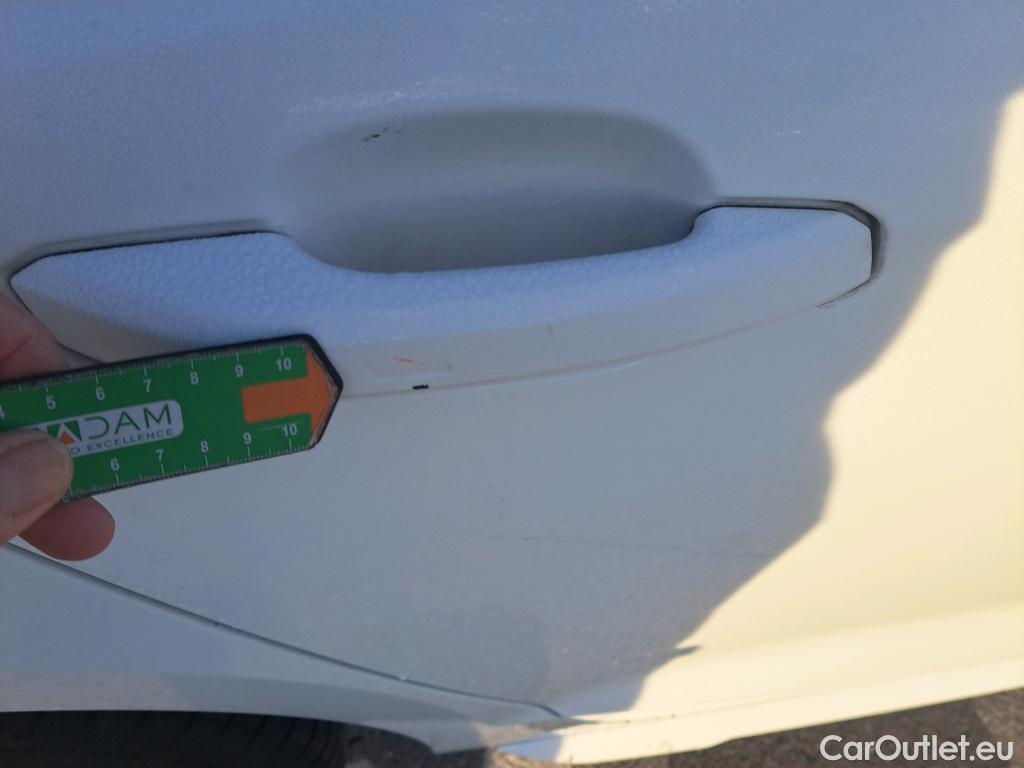  Audi  A4 AUDI  / 2019 / 4P / sedán S line 40 TDI 150kW quattro S tronic #23