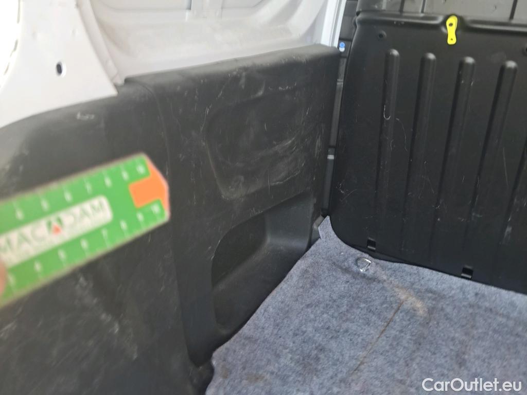  Citroen  Berlingo CITROEN  / 2023 / 4P / furgón derivado de turismo Talla M BlueHDi 100 #13