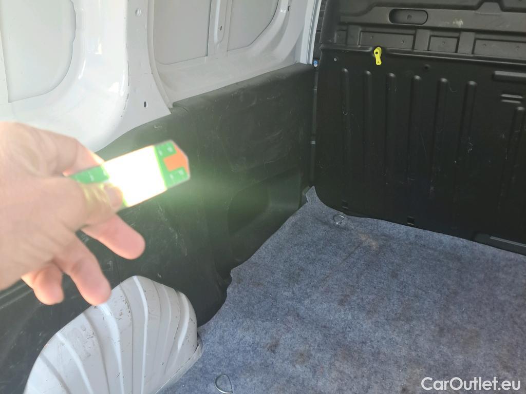  Citroen  Berlingo CITROEN  / 2023 / 4P / furgón derivado de turismo Talla M BlueHDi 100 #12